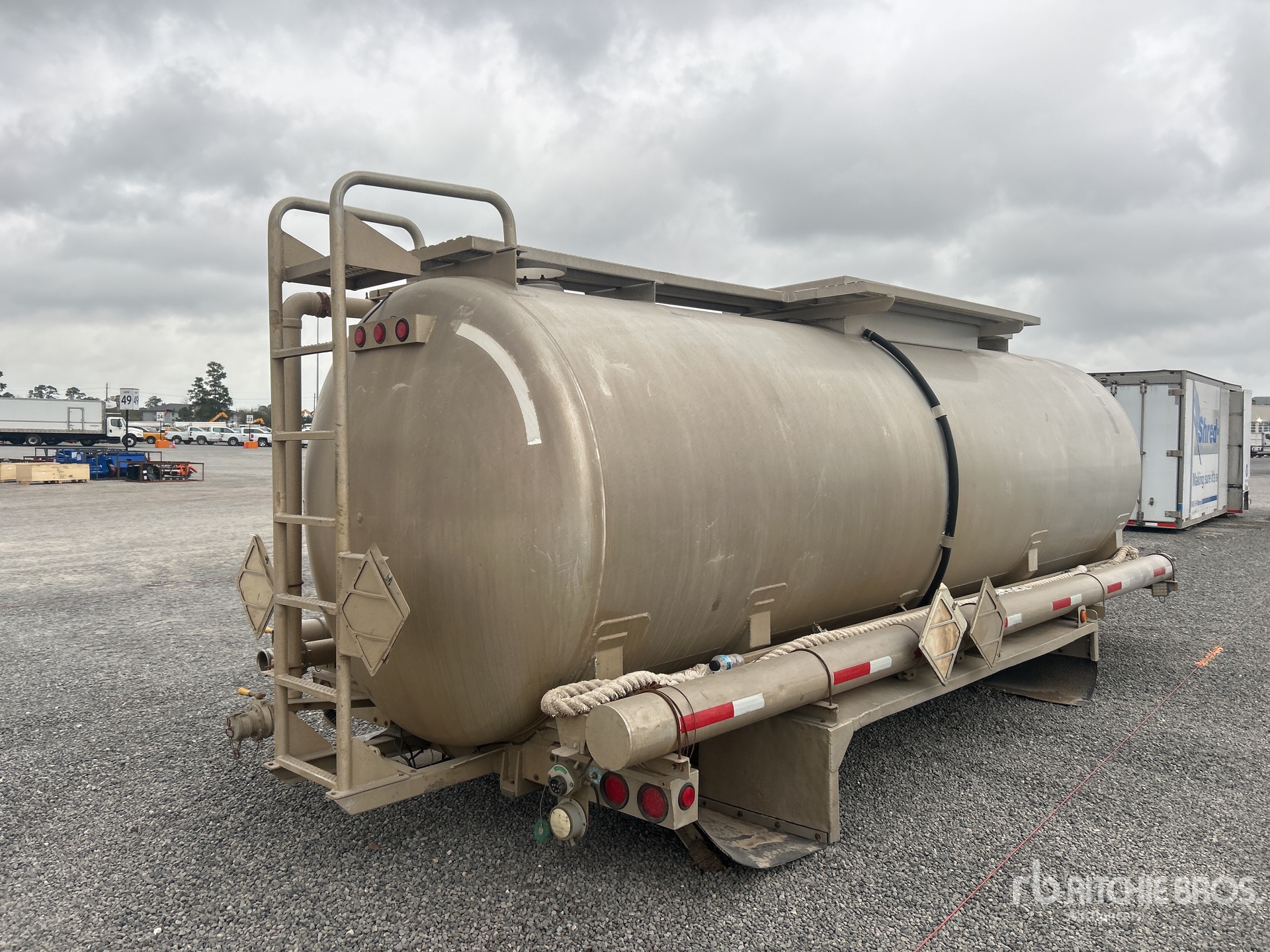 General Appearance with Imagen: esquina trasera derecha