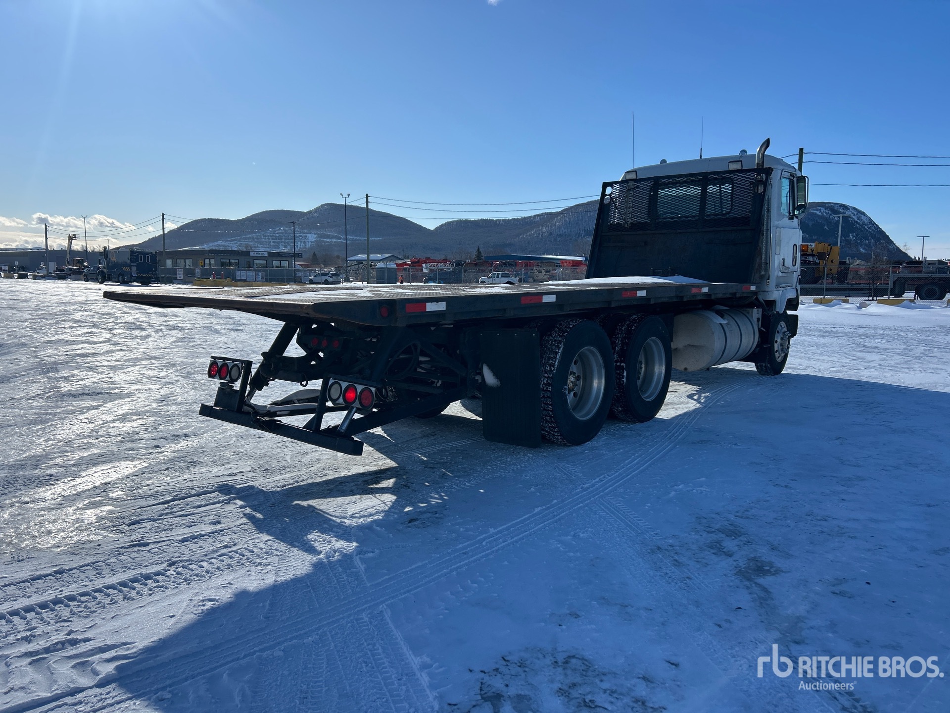 General Appearance with Imagen: esquina trasera derecha