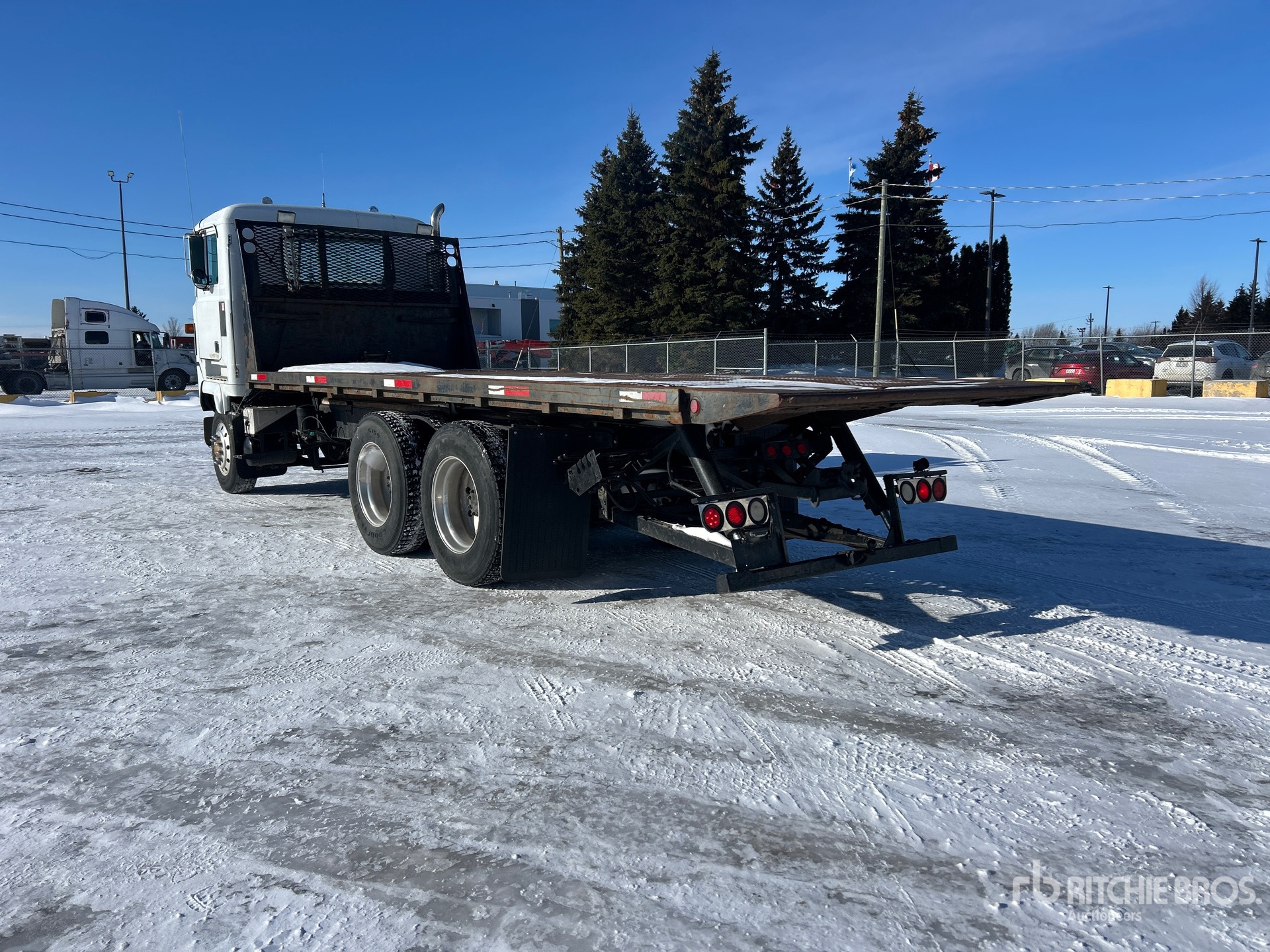 General Appearance with Imagen: esquina trasera izquierda