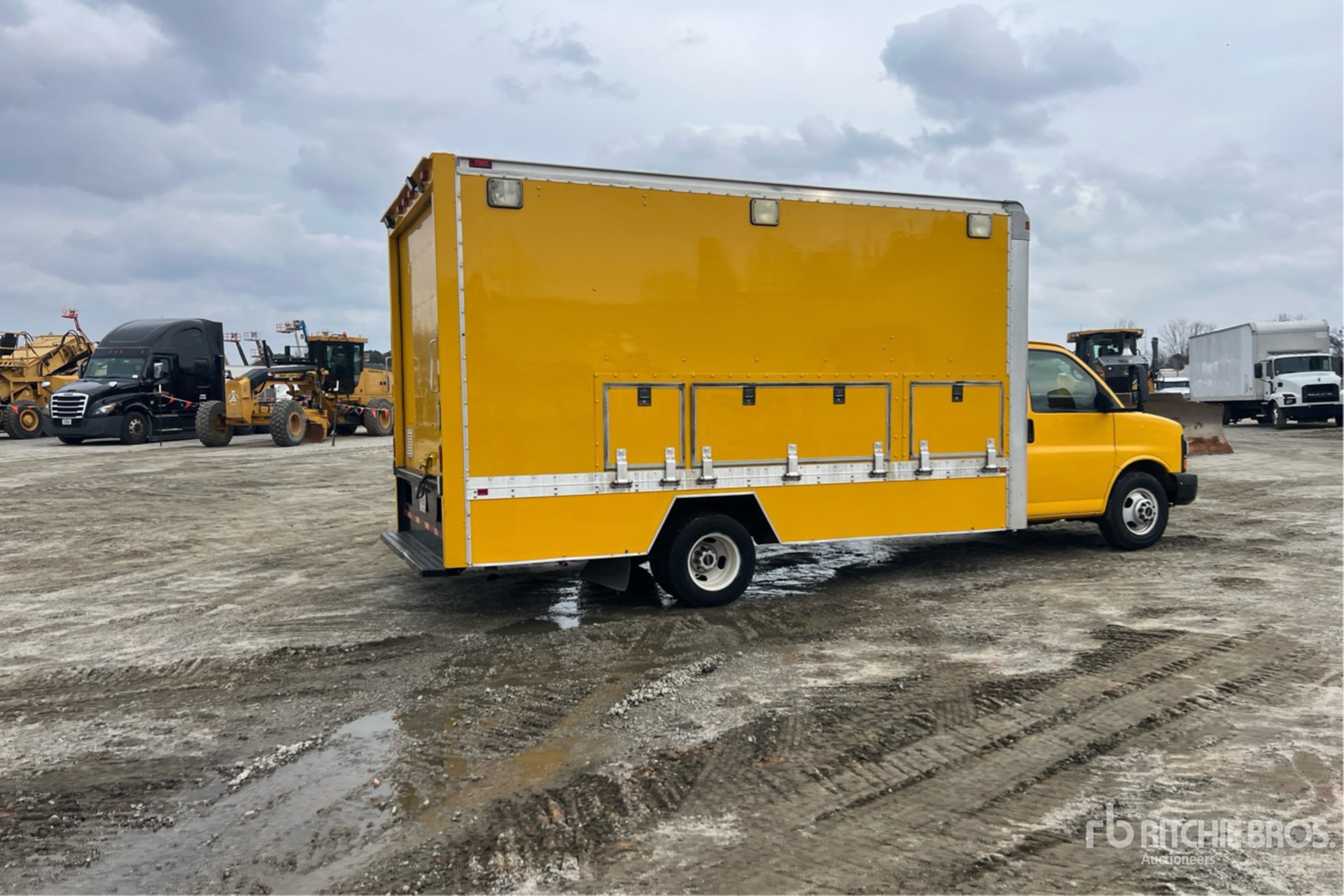 General Appearance with Picture, Right Rear Corner