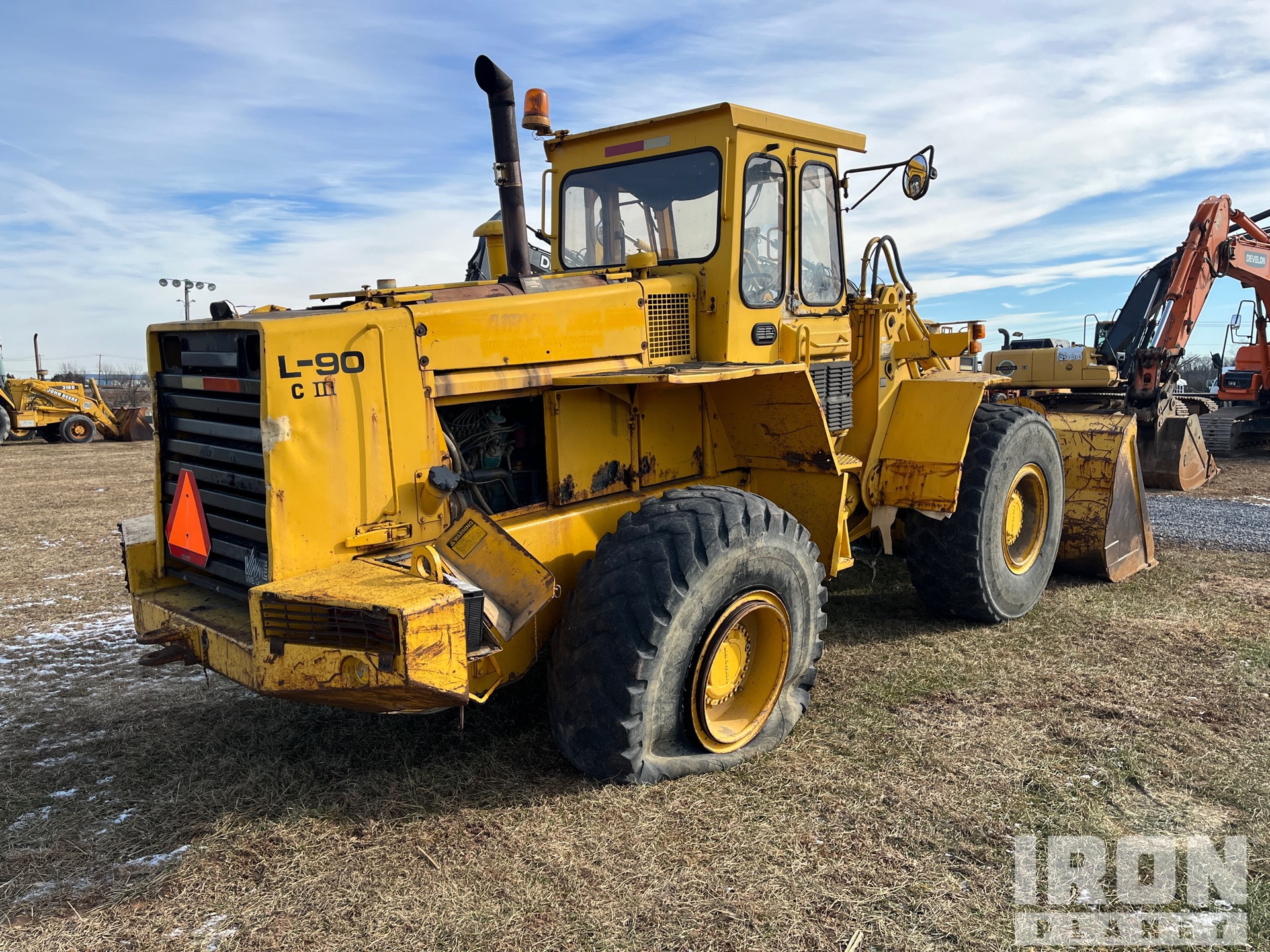 General Appearance with Foto, angolo anteriore sinistro