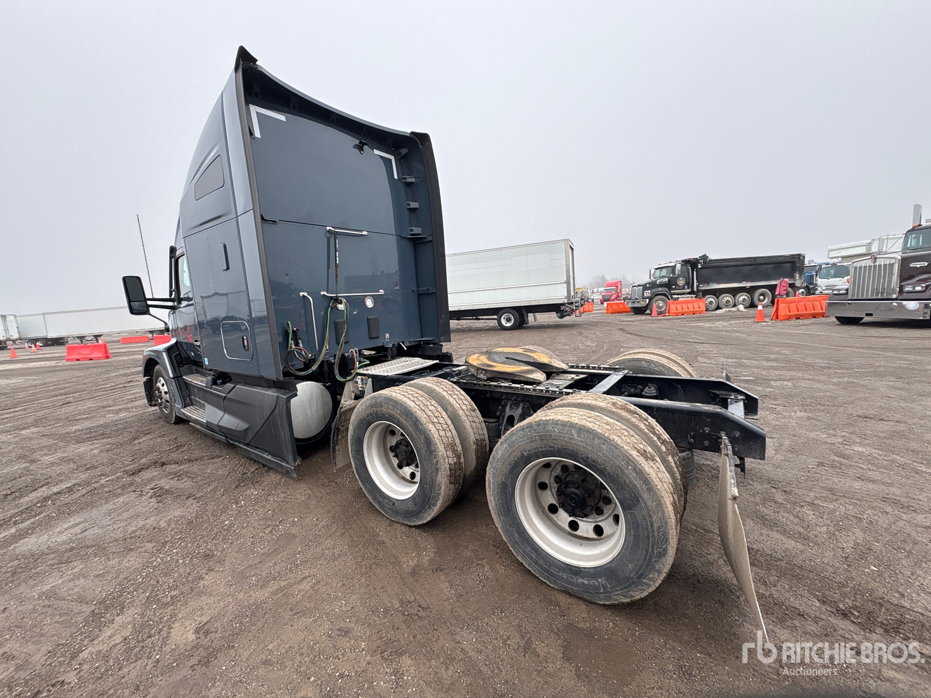 General Appearance with Bild, Ecke hinten links