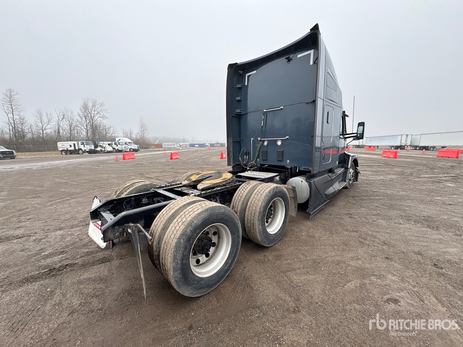 General Appearance with Bild, Ecke hinten rechts