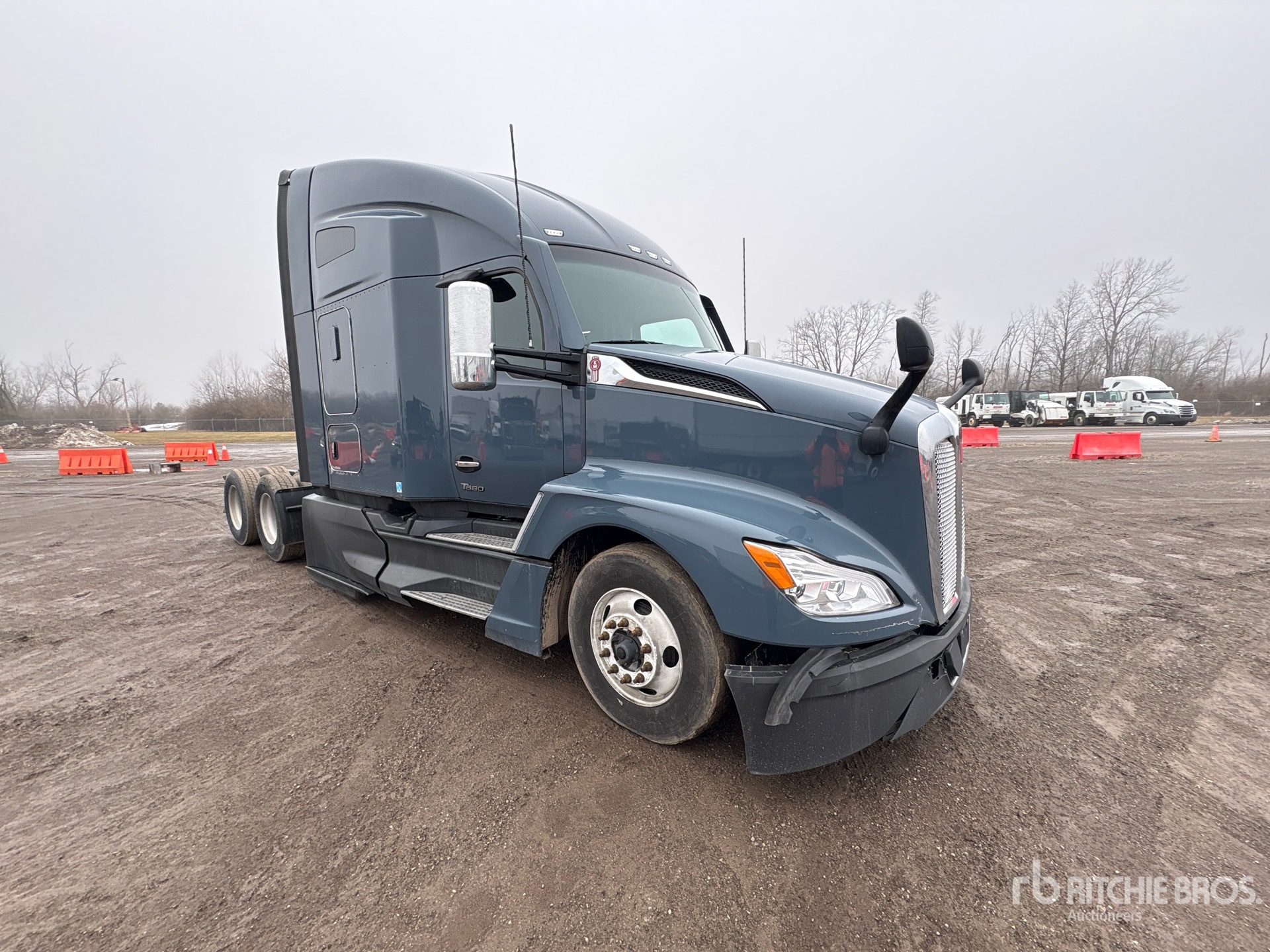 General Appearance with Bild, Ecke vorne rechts