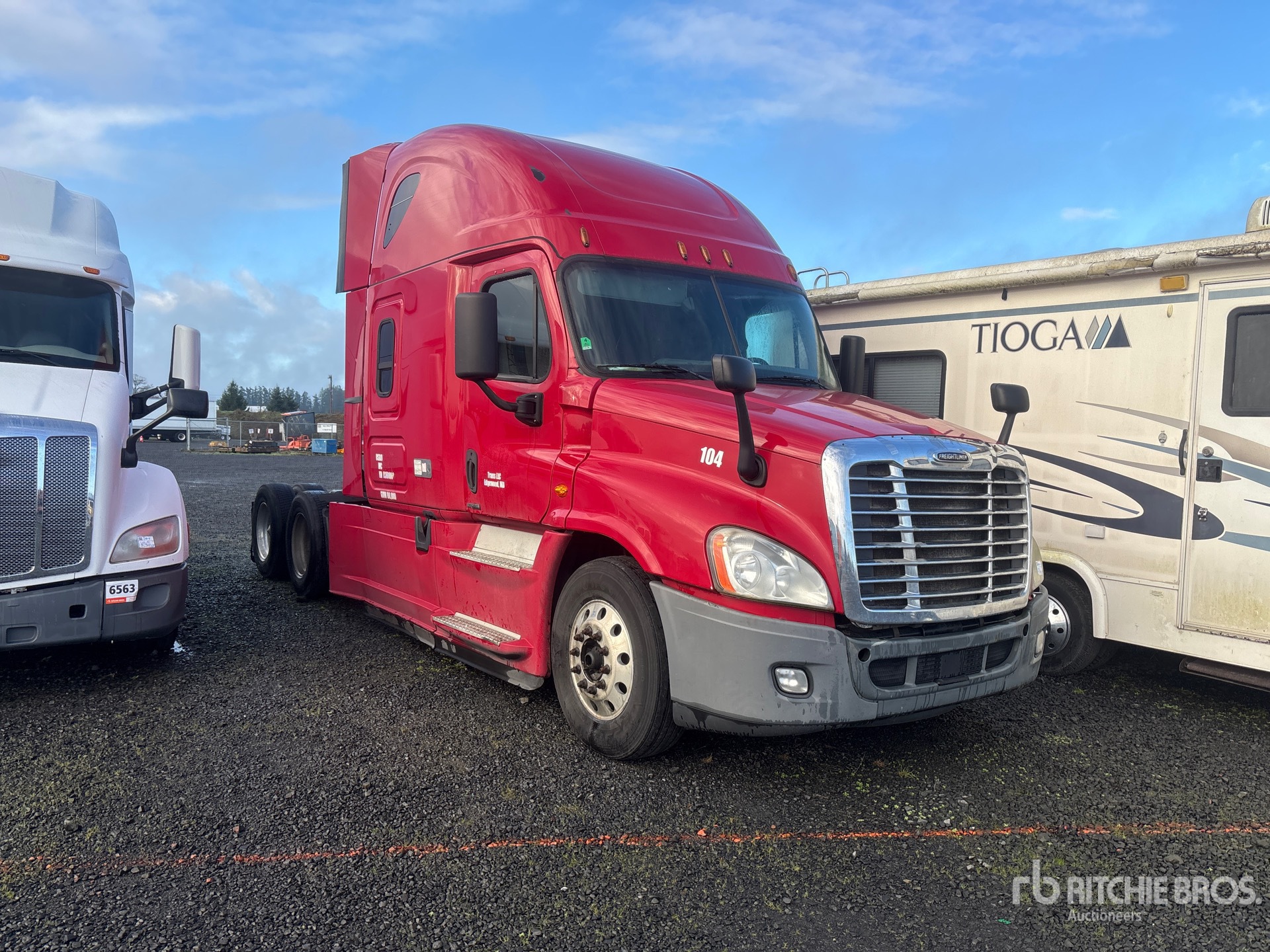 General Appearance with Picture, Right Front Corner