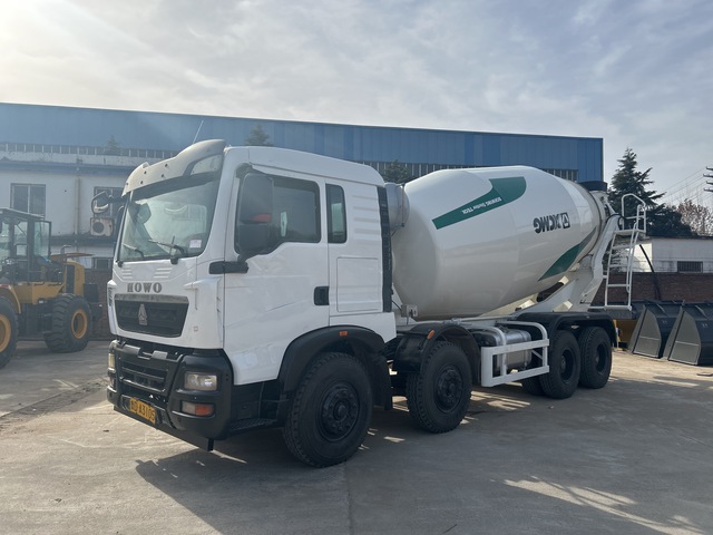 Sinotruck Howo 8x4 Mixer Truck (Reconditioned)