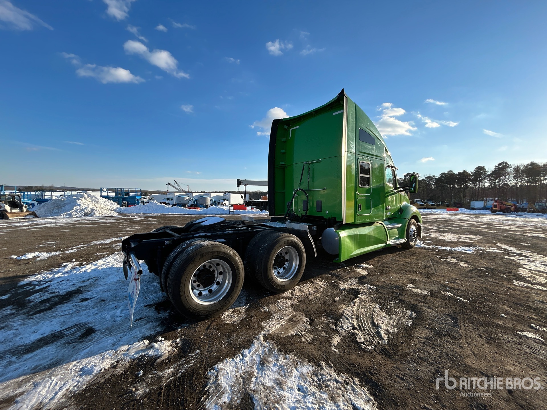 General Appearance with Picture, Right Rear Corner