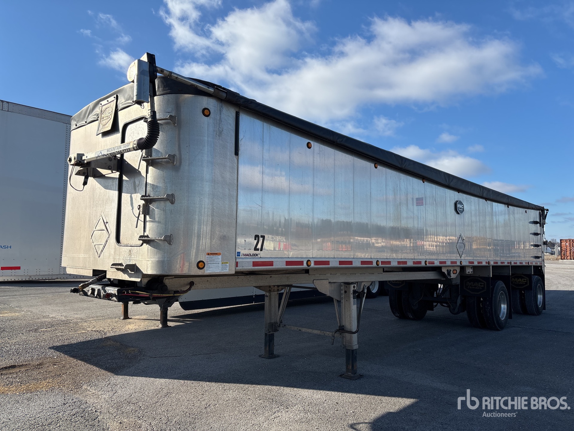 General Appearance with Bild, Ecke vorne links