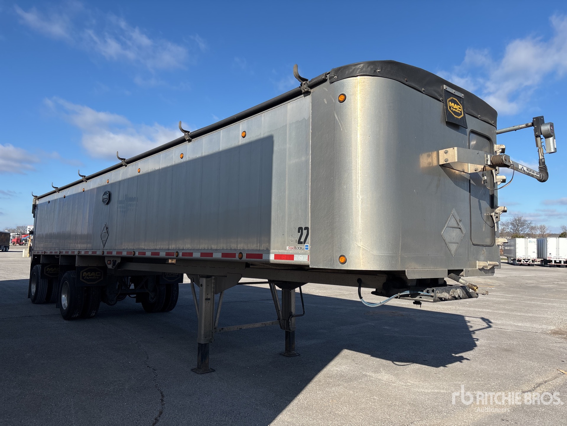 General Appearance with Bild, Ecke vorne rechts