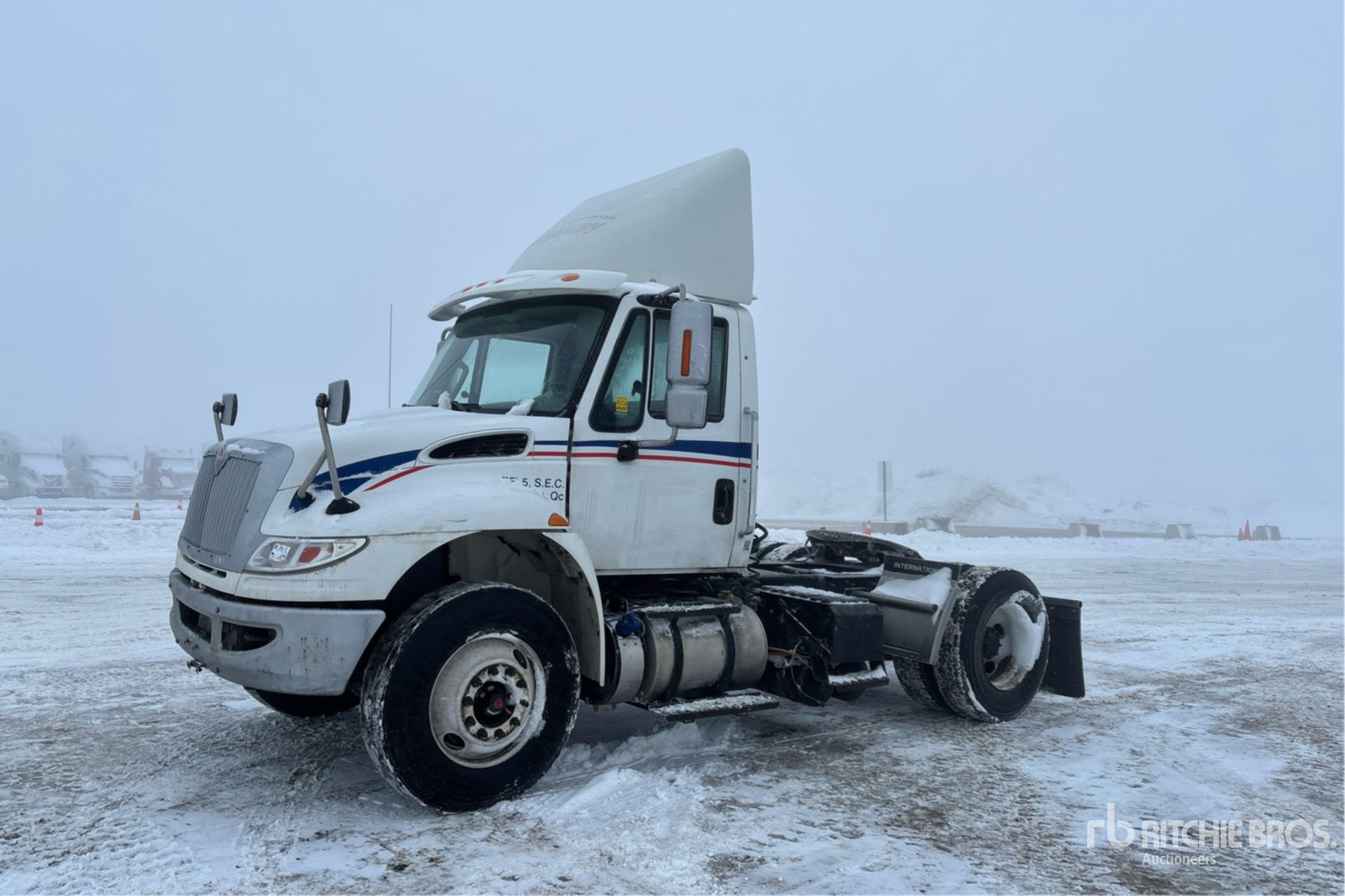 General Appearance with Picture, Left Front Corner