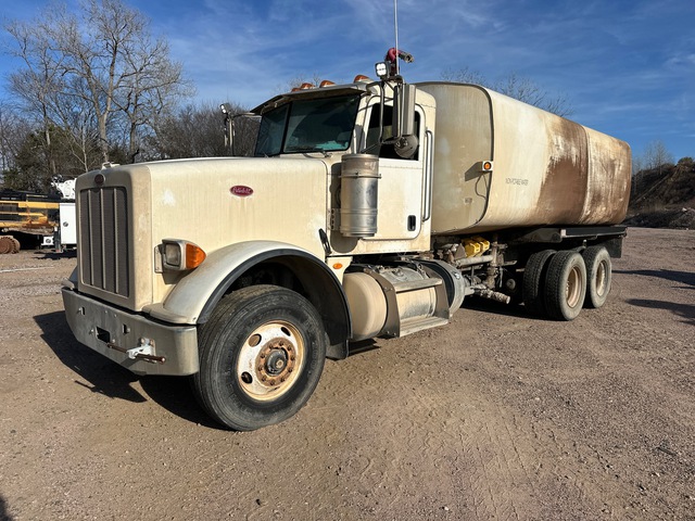 2015 Peterbilt 367 6000 gal 6x4 Water Truck