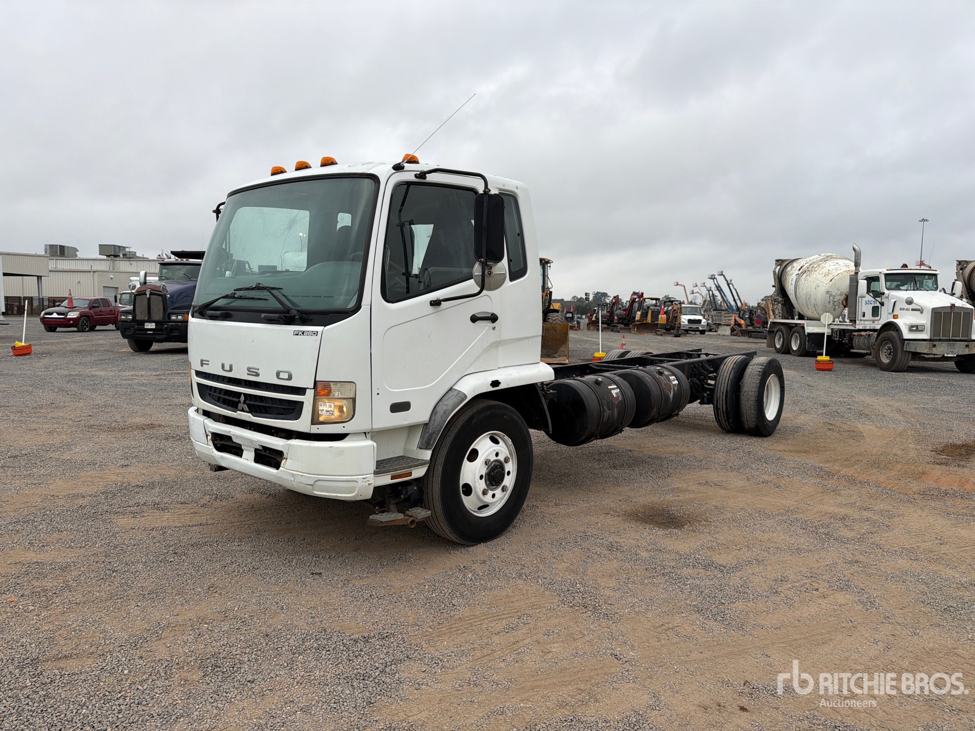 General Appearance with Foto, angolo anteriore sinistro