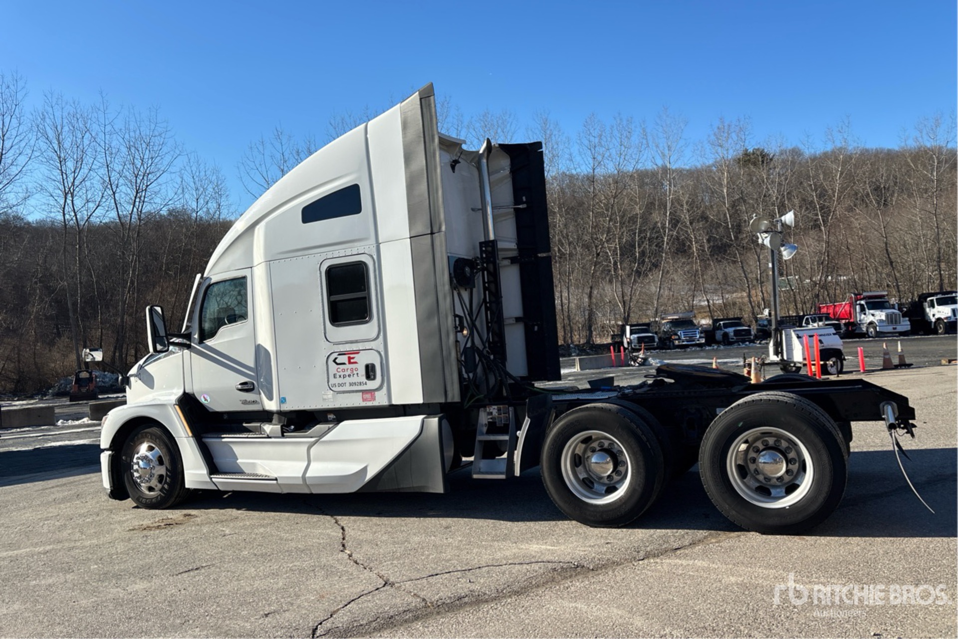 General Appearance with Foto, angolo posteriore sinistro