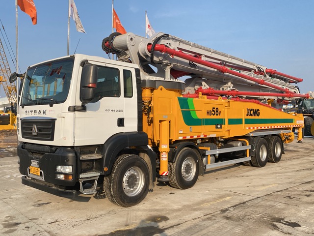 2020 XCMG XZS5443THBZ 8x4 Twin-Steer Concrete Pump Truck