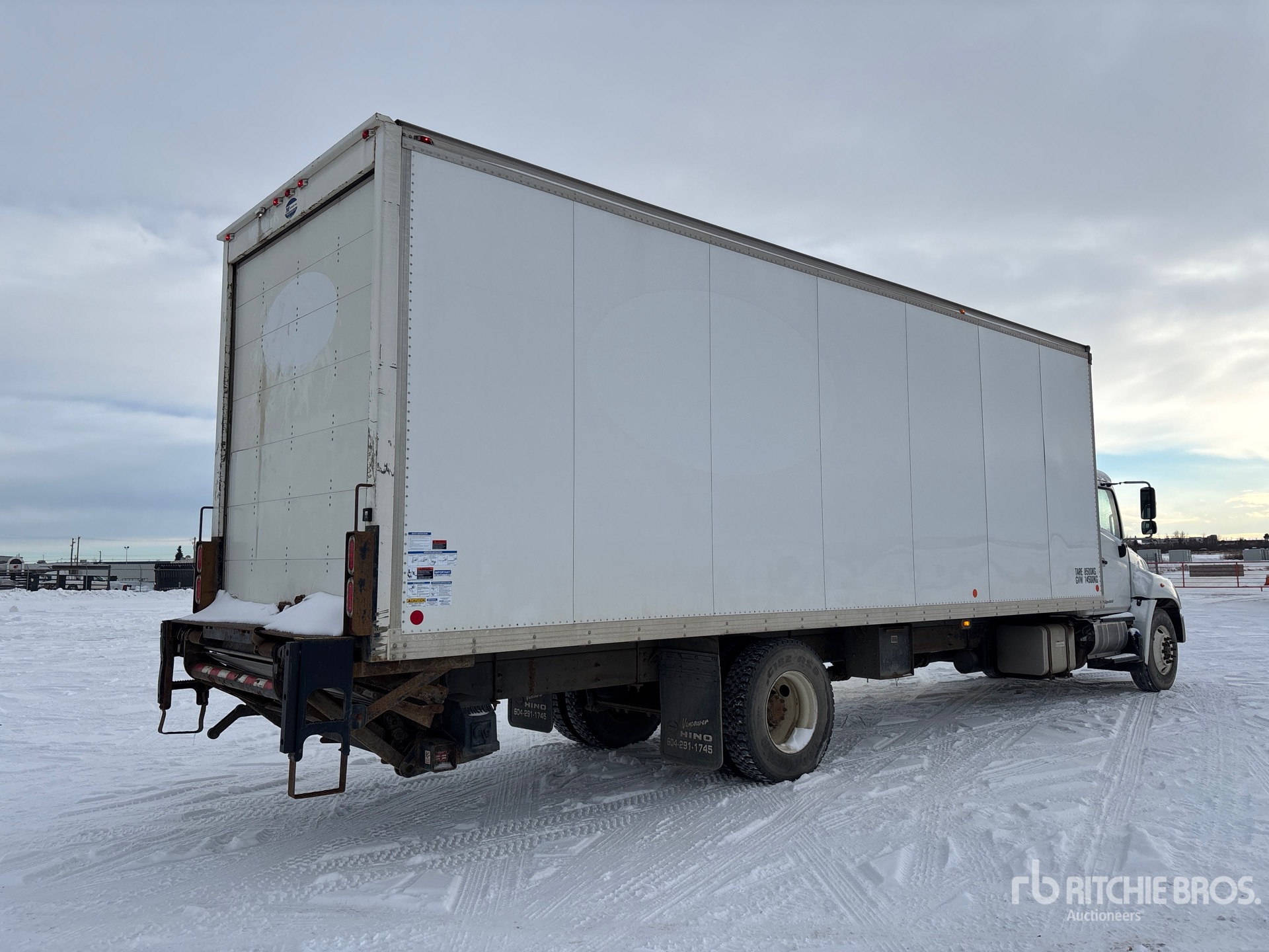 General Appearance with Foto, angolo anteriore sinistro