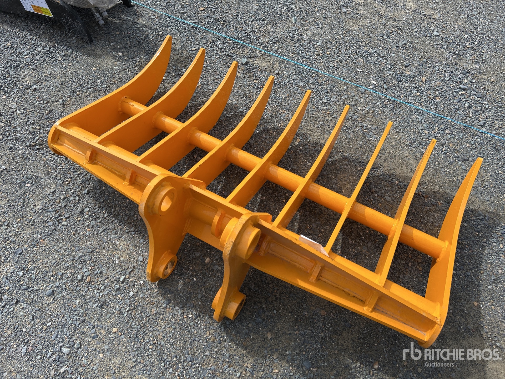 General Appearance with Foto, angolo anteriore sinistro