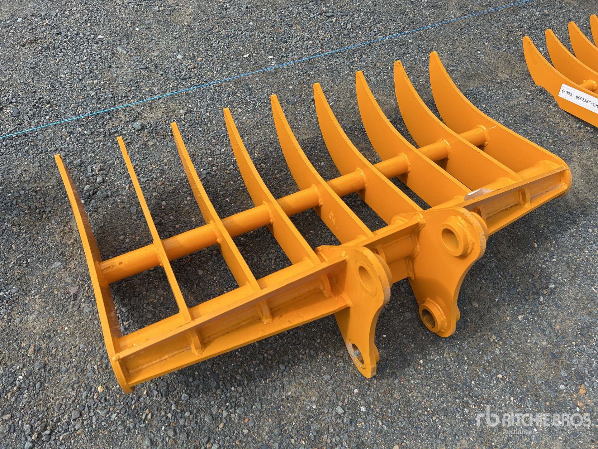 General Appearance with Foto, angolo posteriore sinistro