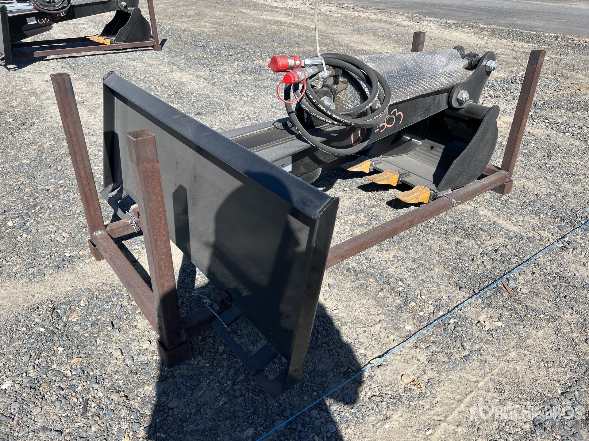 General Appearance with Picture, Right Rear Corner