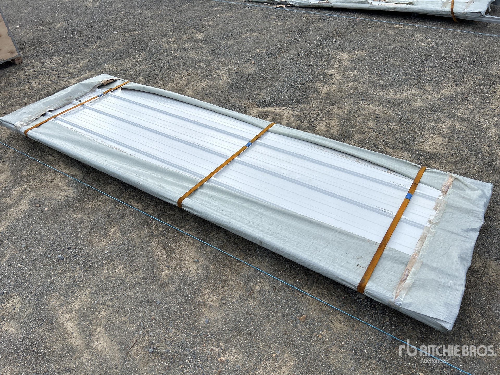 Aspect général with Image, coin avant droit