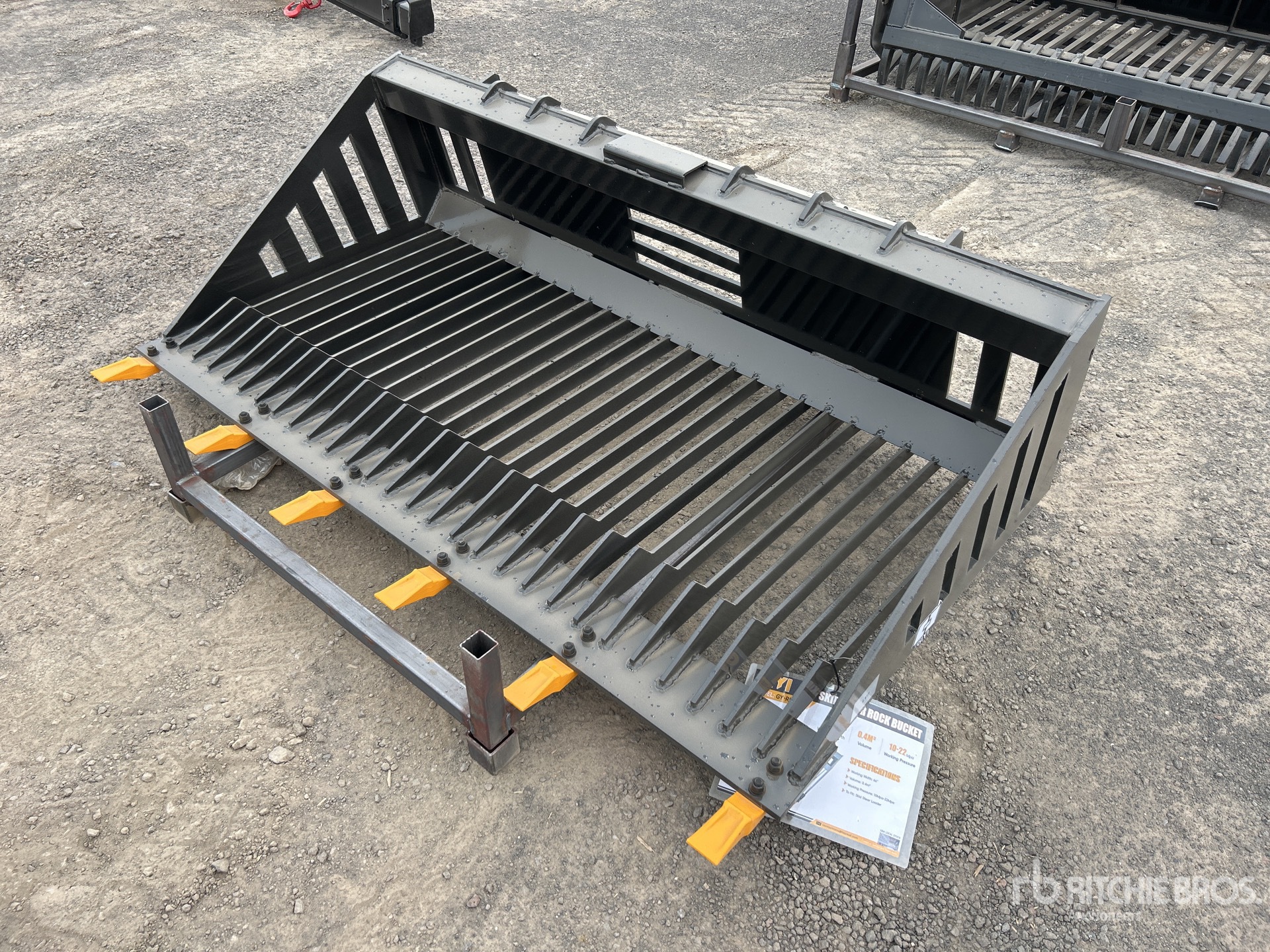 General Appearance with Bild, Ecke vorne links