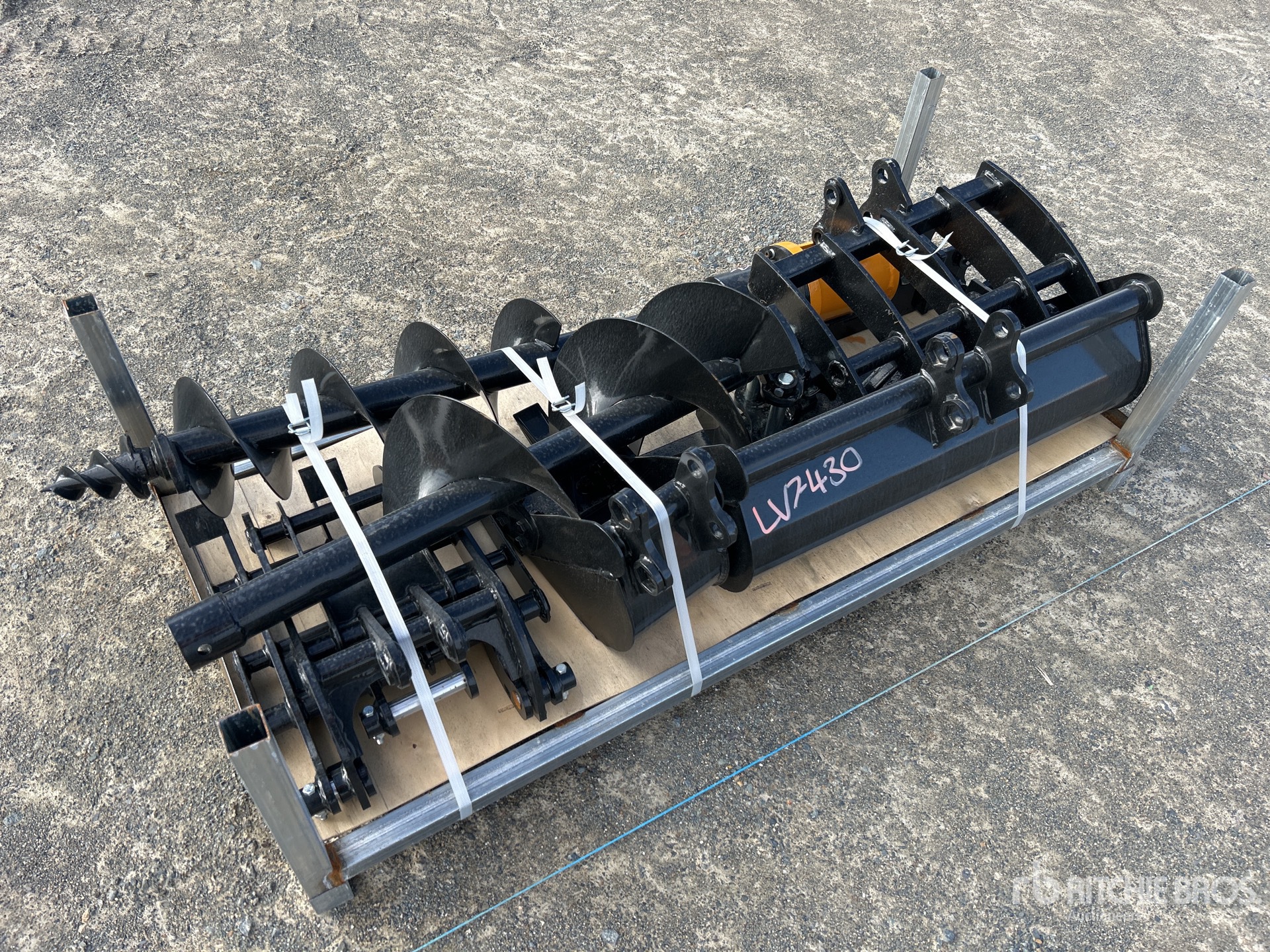 General Appearance with Bild, Ecke vorne rechts