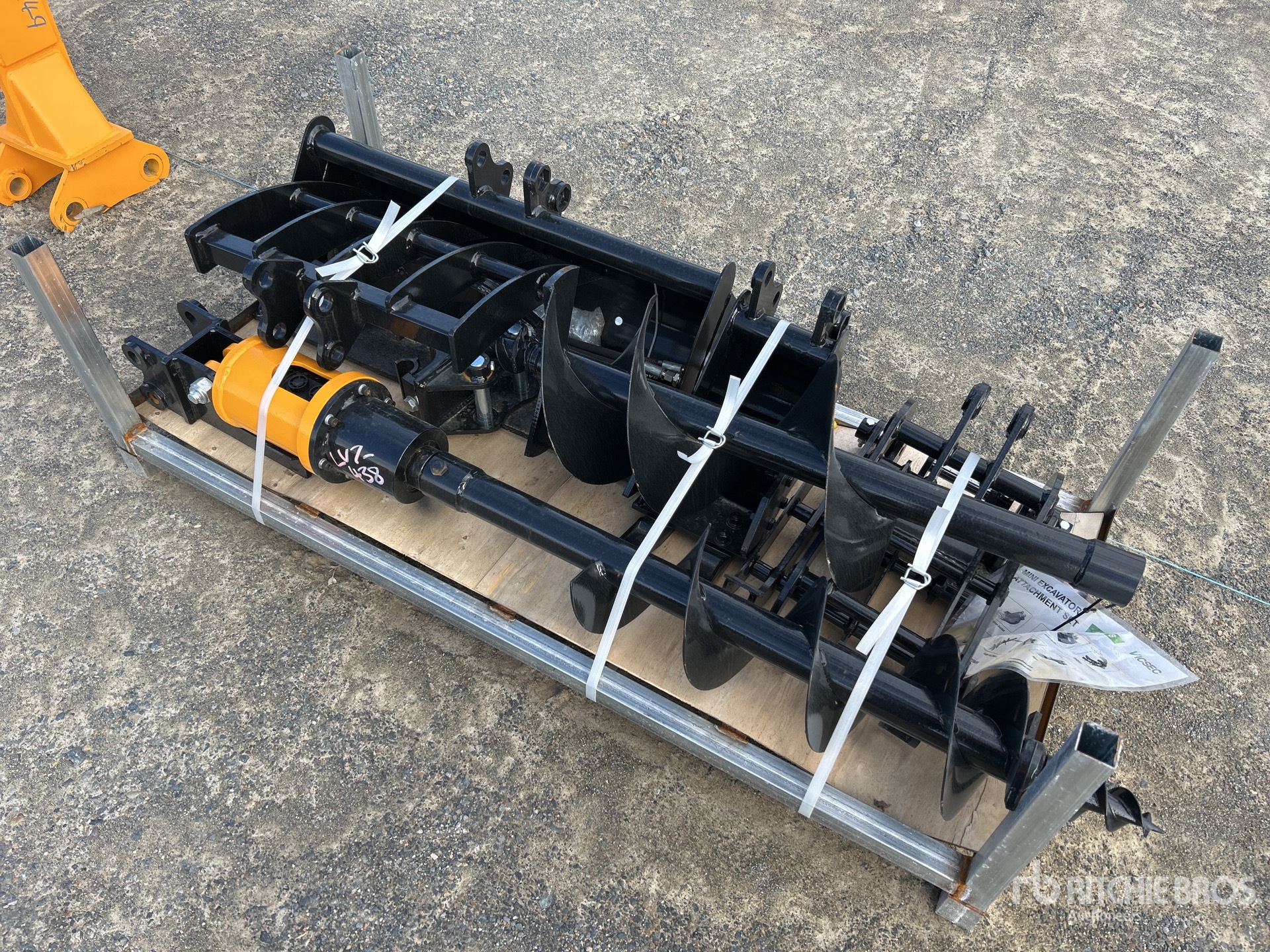 General Appearance with Bild, Ecke hinten rechts