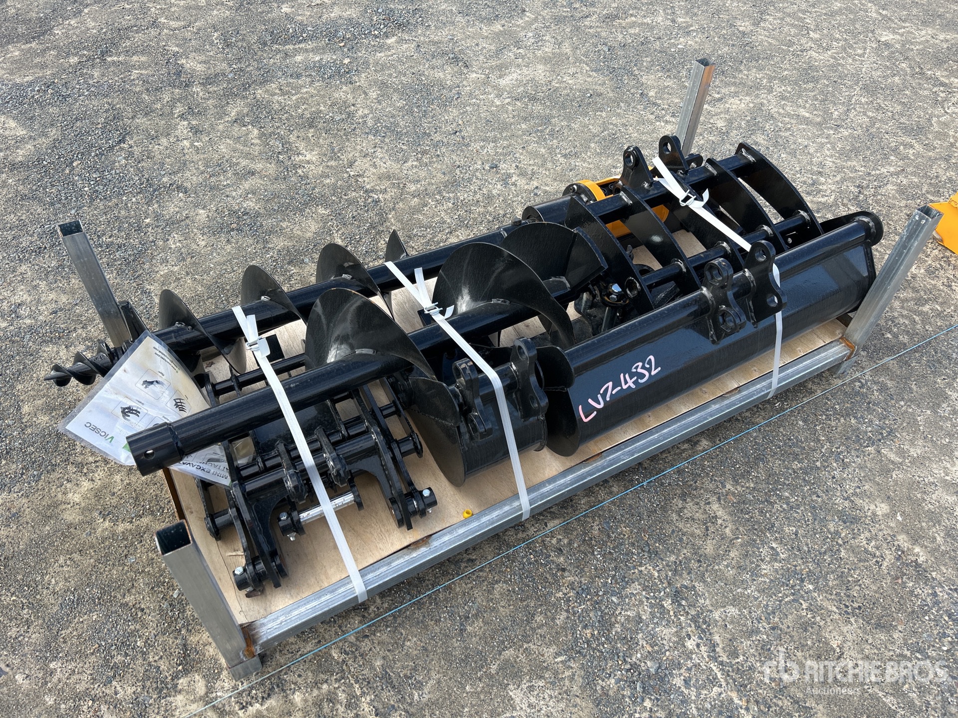 General Appearance with Bild, Ecke vorne rechts