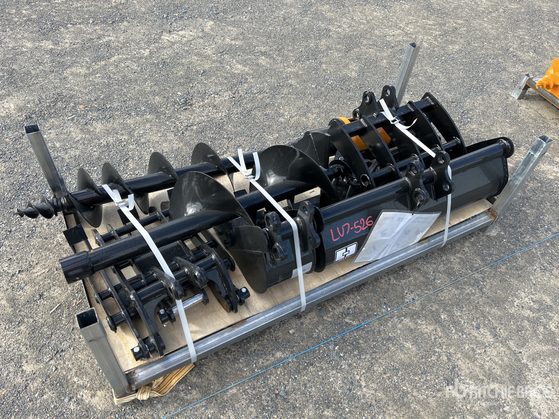 General Appearance with Bild, Ecke vorne rechts