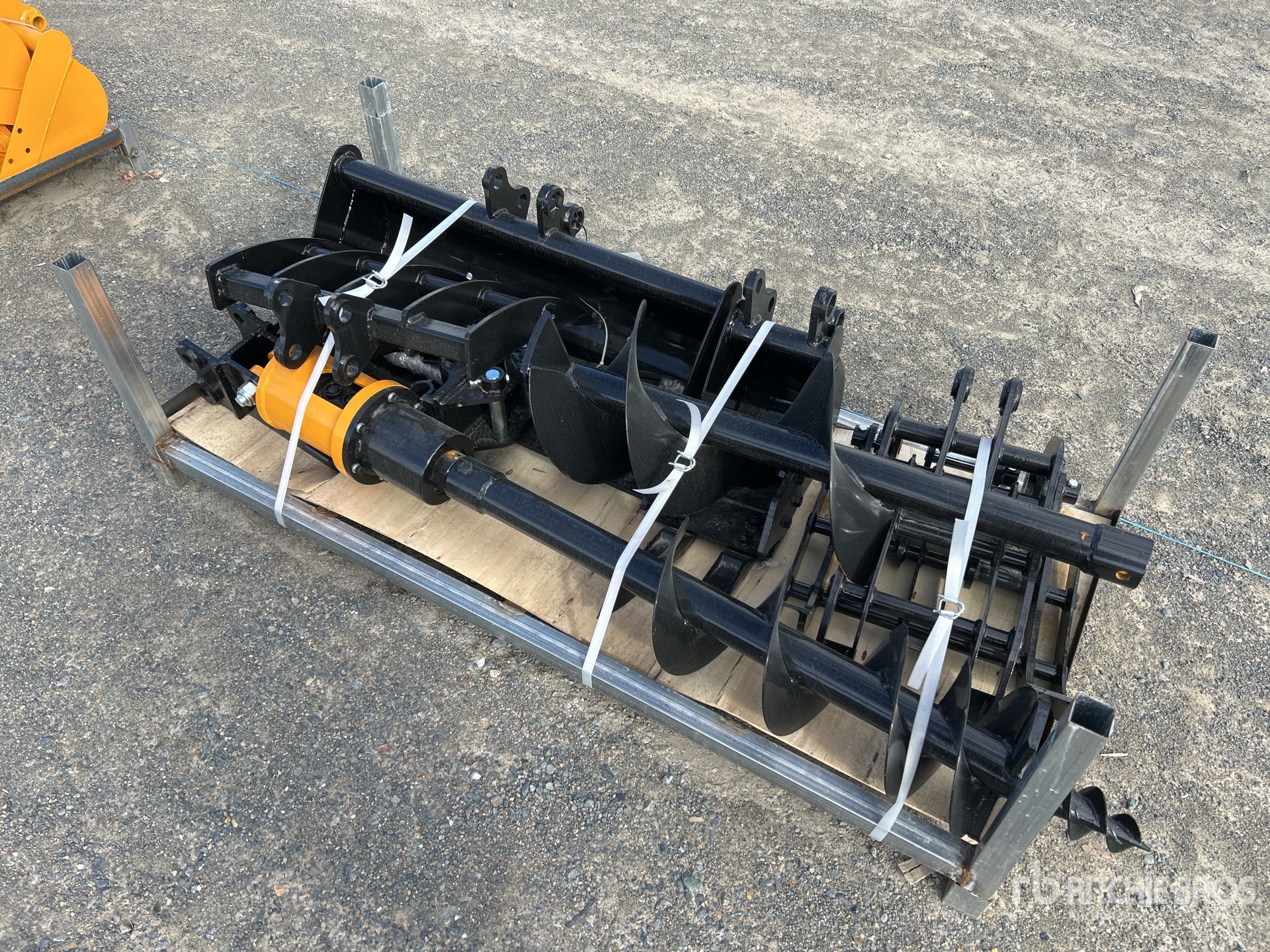 General Appearance with Bild, Ecke hinten rechts