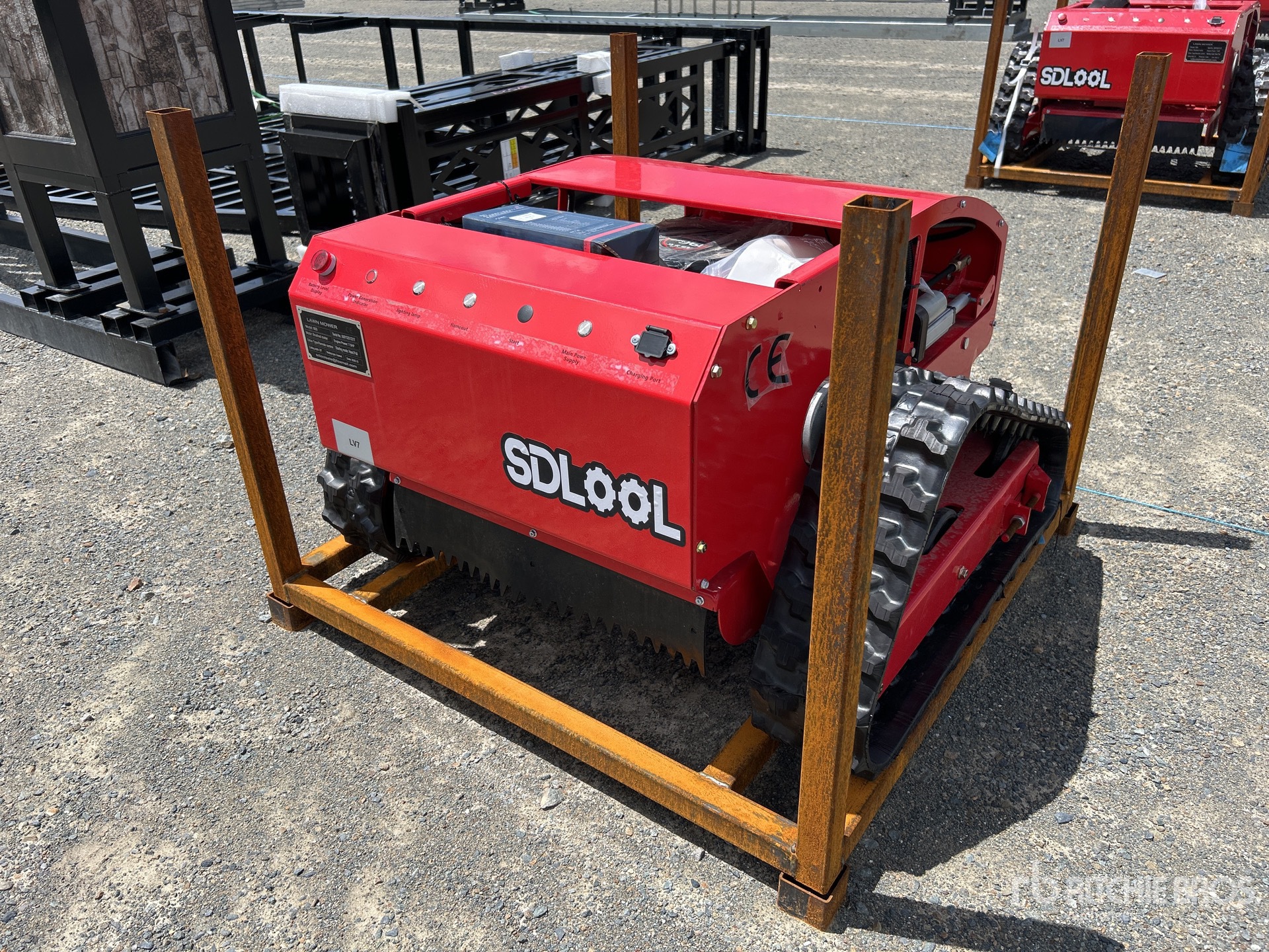 General Appearance with Picture, Right Rear Corner