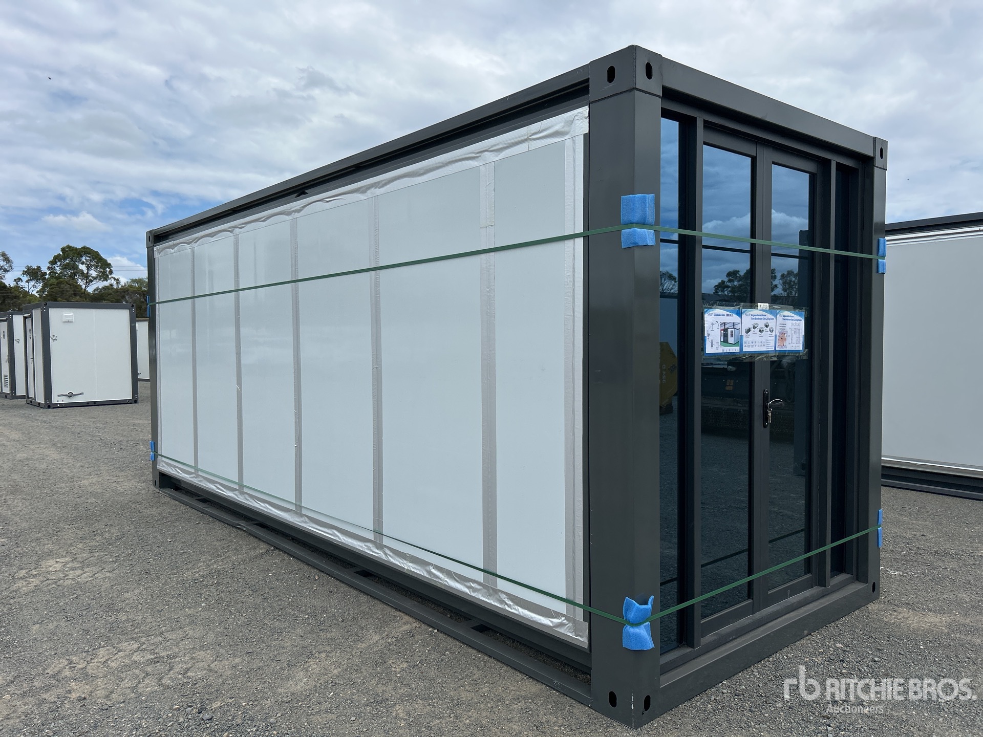 General Appearance with Picture, Right Front Corner