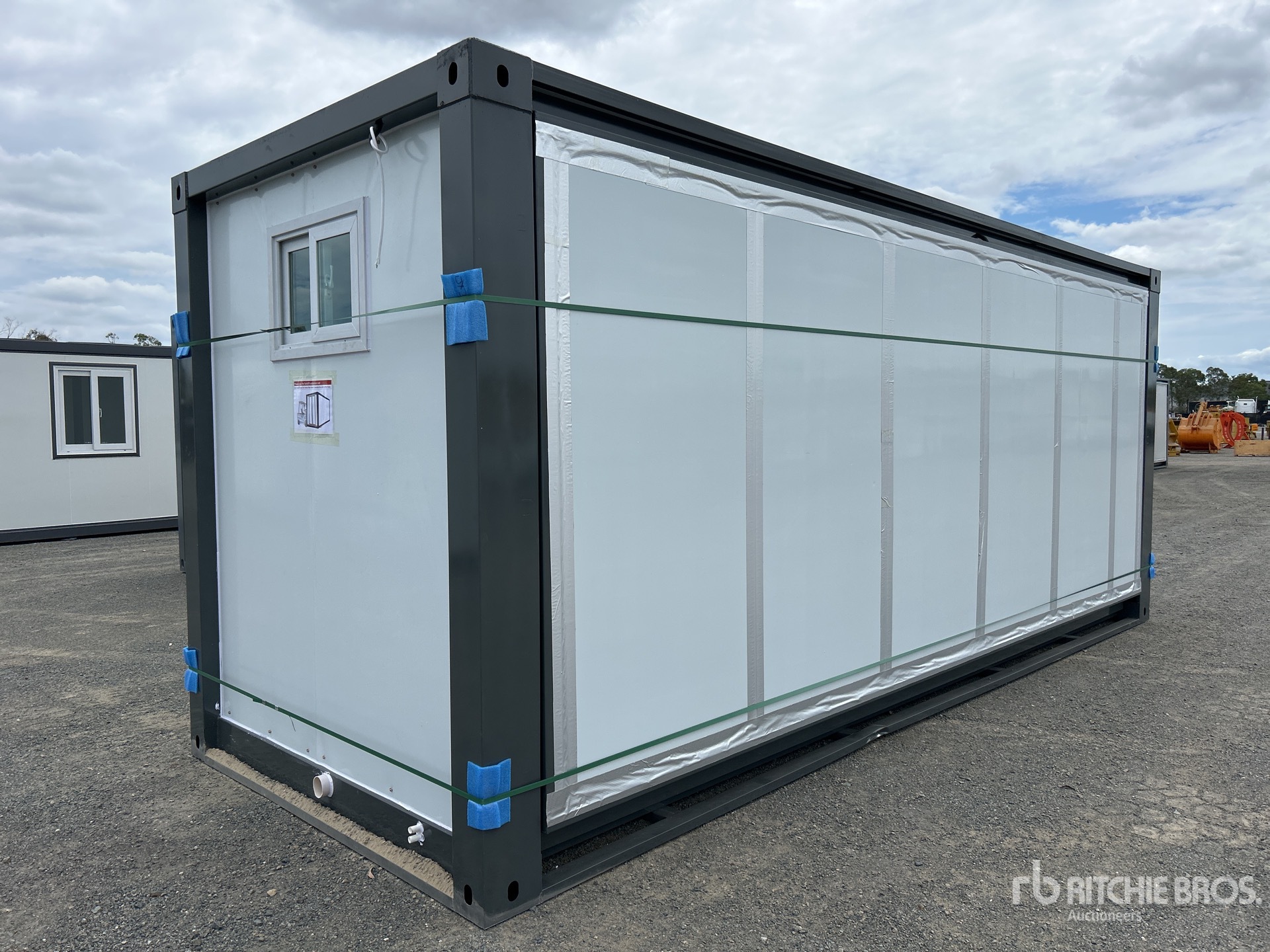 General Appearance with Picture, Right Rear Corner