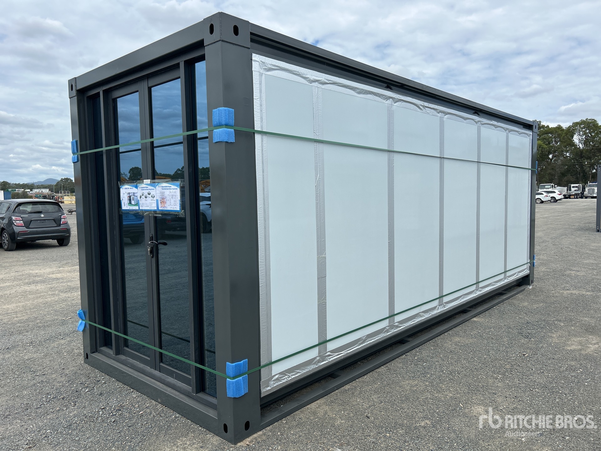 General Appearance with Picture, Left Front Corner