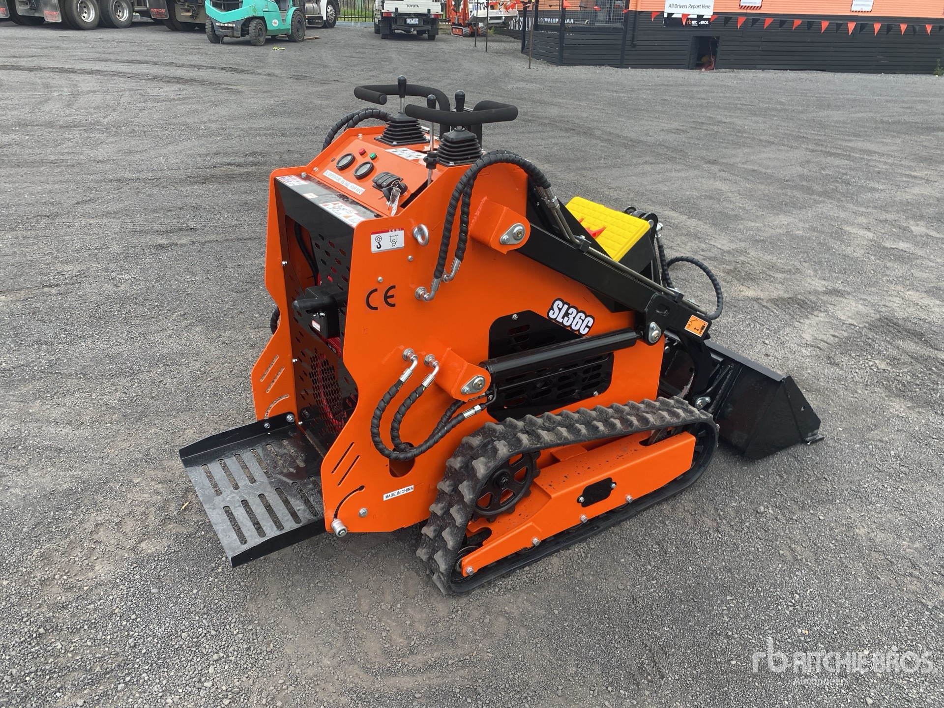 General Appearance with Picture, Right Rear Corner