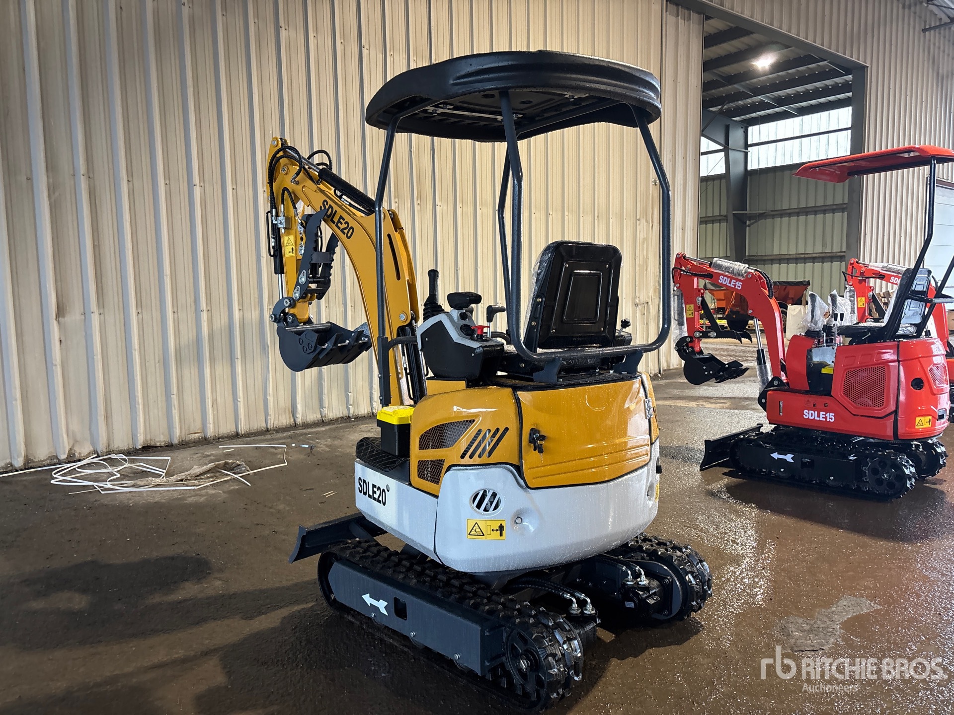 General Appearance with Picture, Left Rear Corner