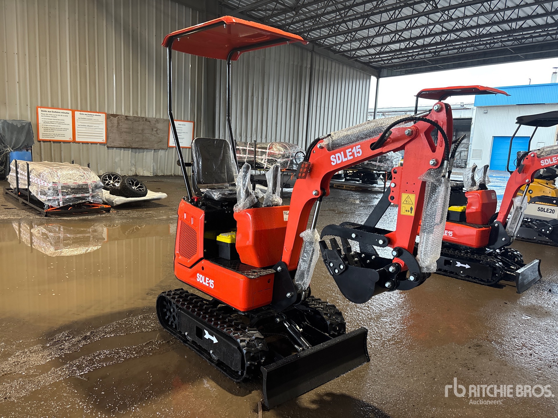 General Appearance with Picture, Right Front Corner