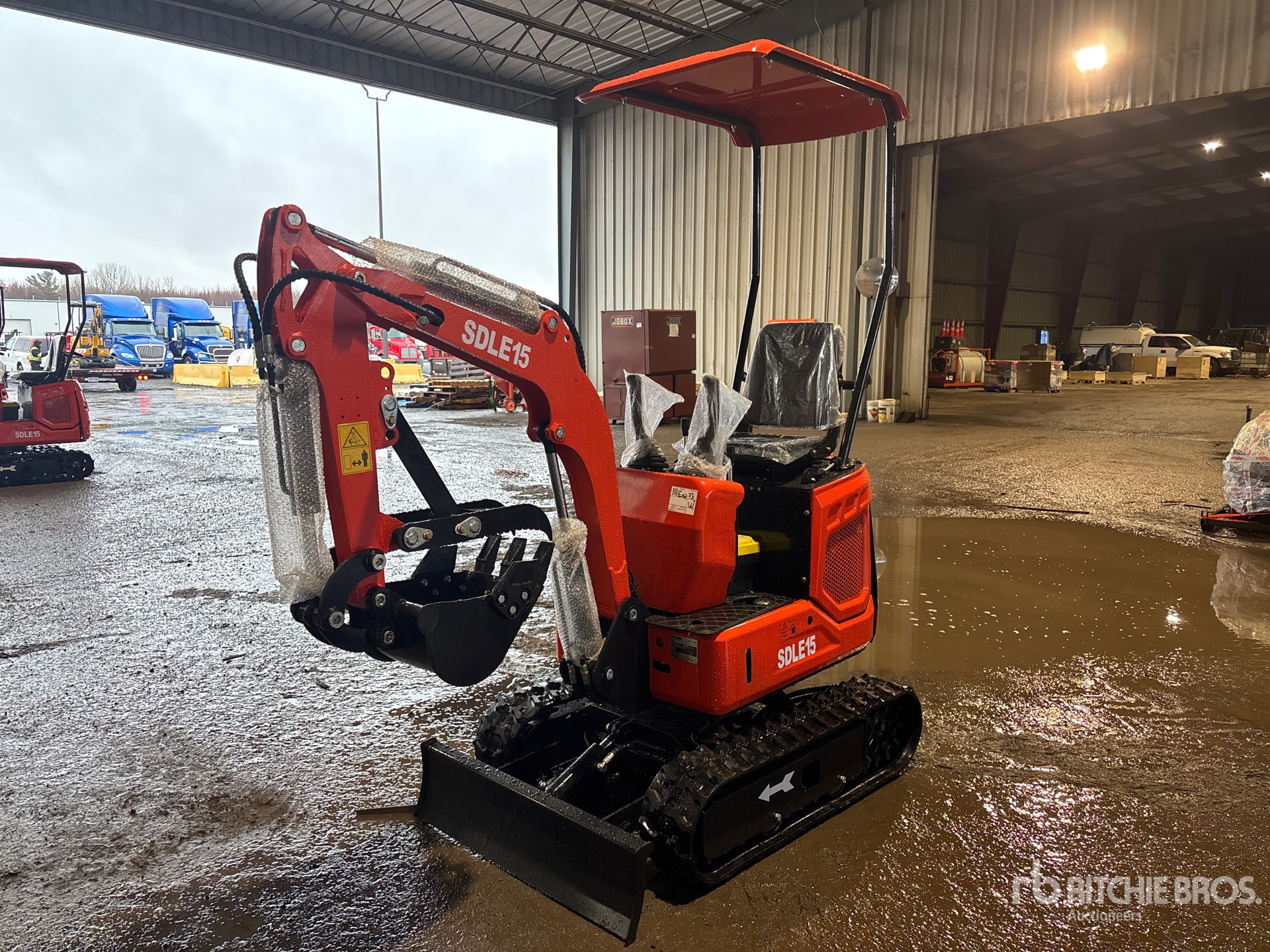 General Appearance with Picture, Left Front Corner