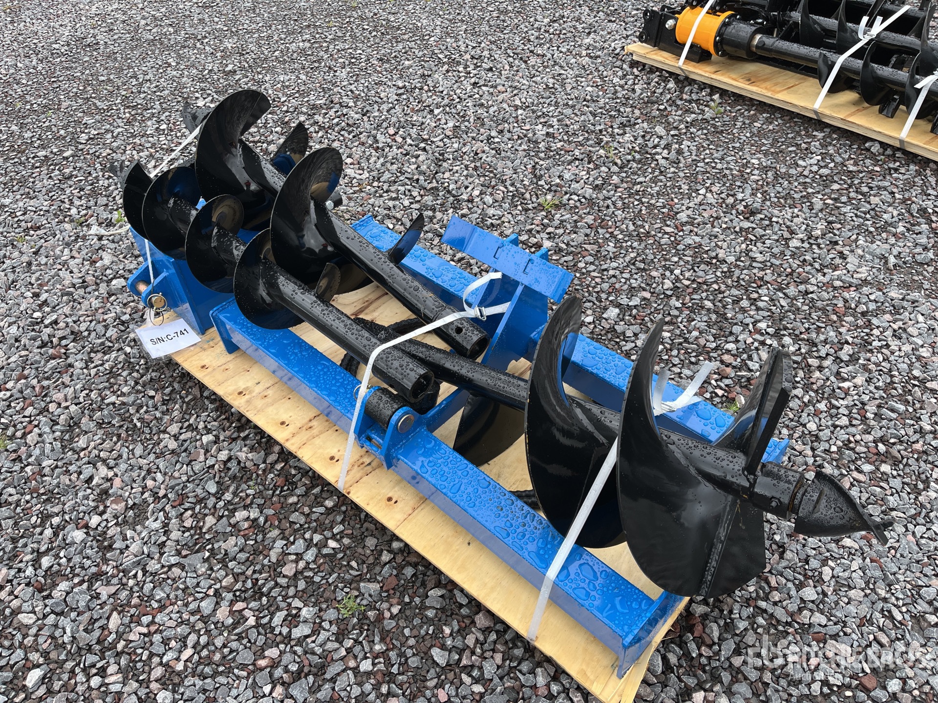 General Appearance with Foto, angolo posteriore sinistro