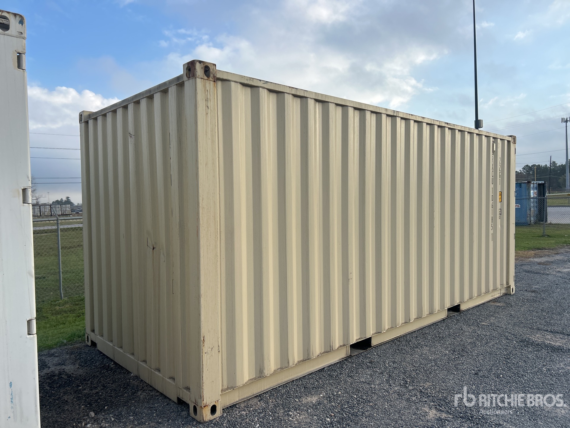 General Appearance with Bild, Ecke vorne links