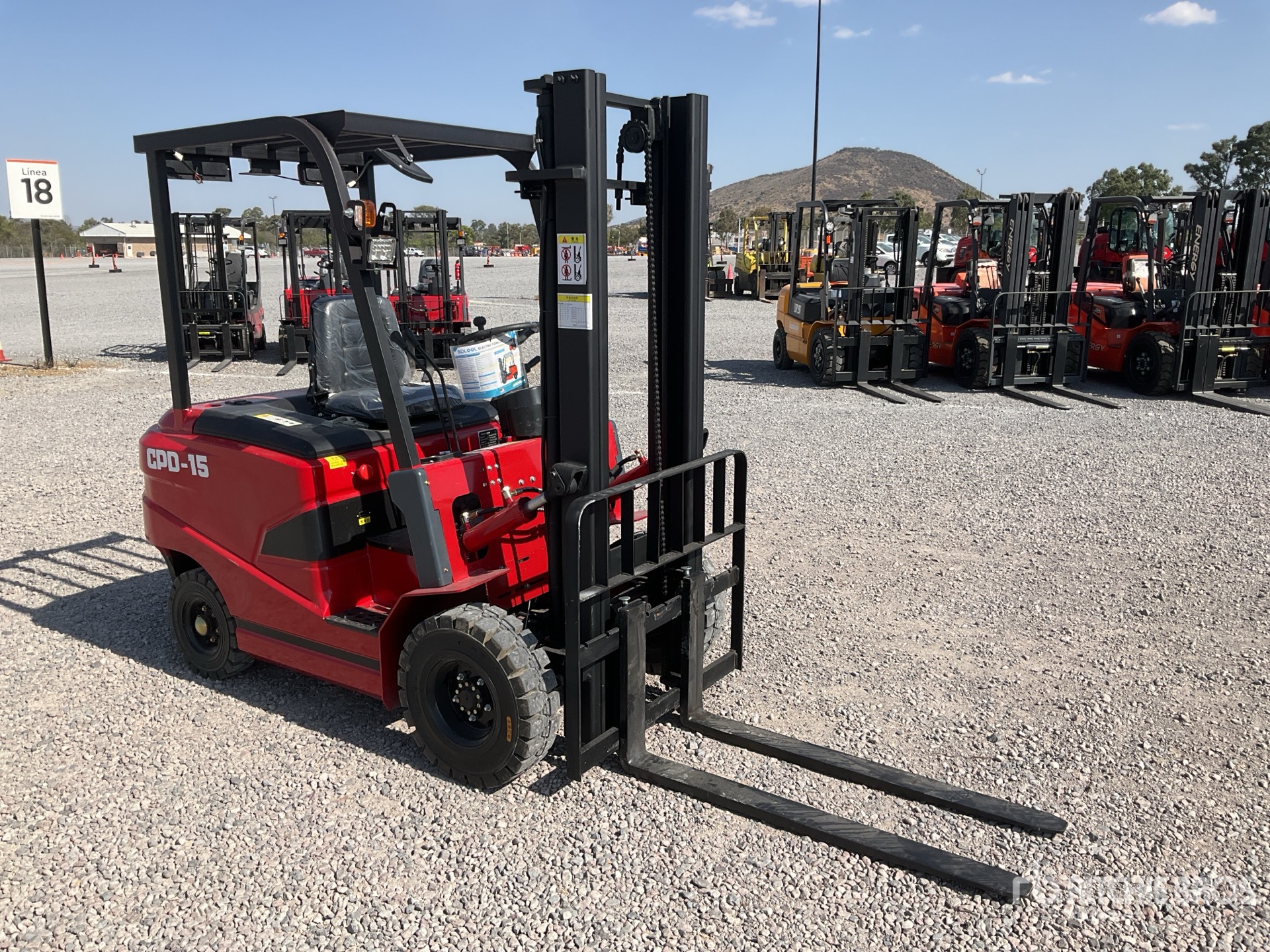 General Appearance with Picture, Right Front Corner