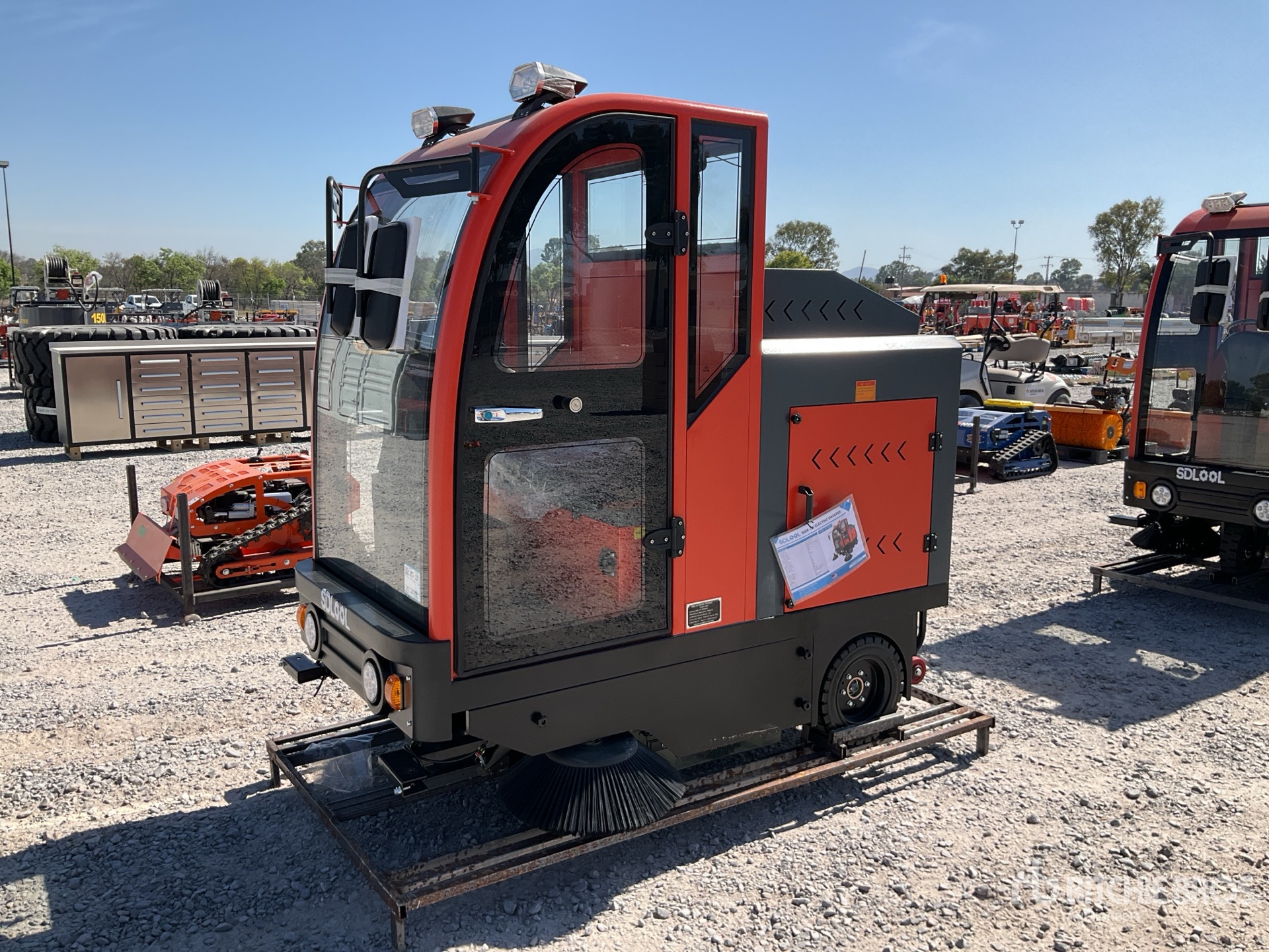 General Appearance with Picture, Left Front Corner