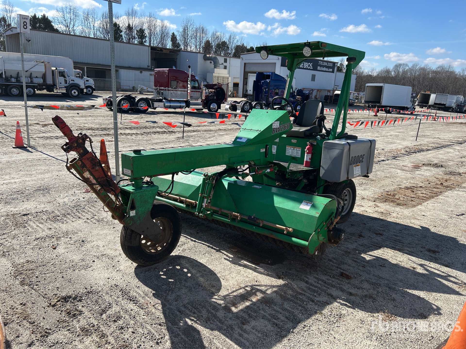 General Appearance with Bild, Ecke vorne links