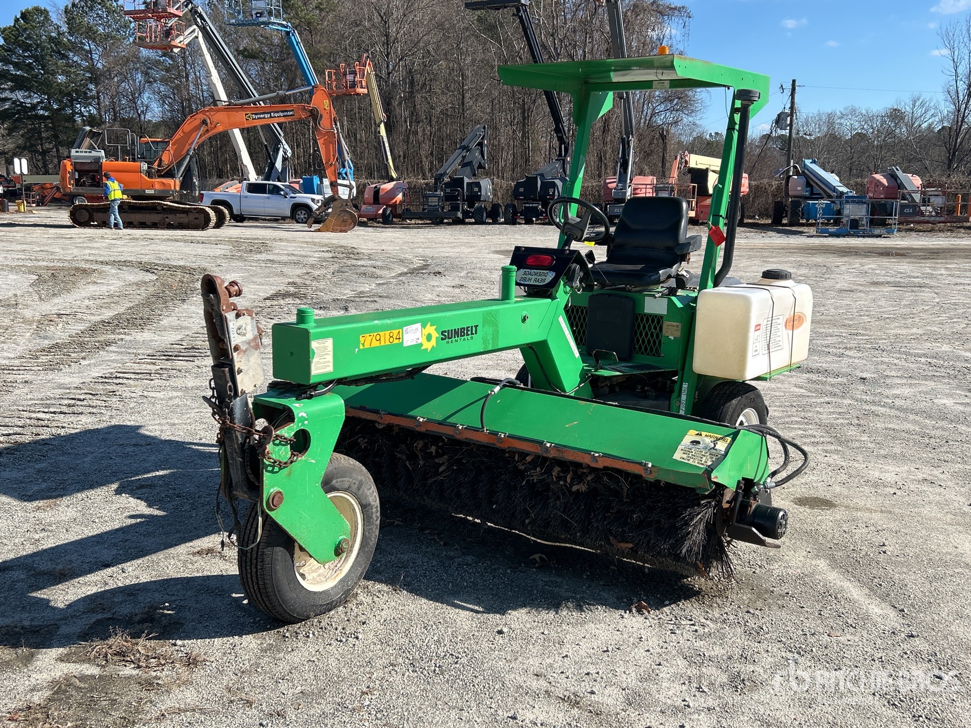 General Appearance with Bild, Ecke vorne links