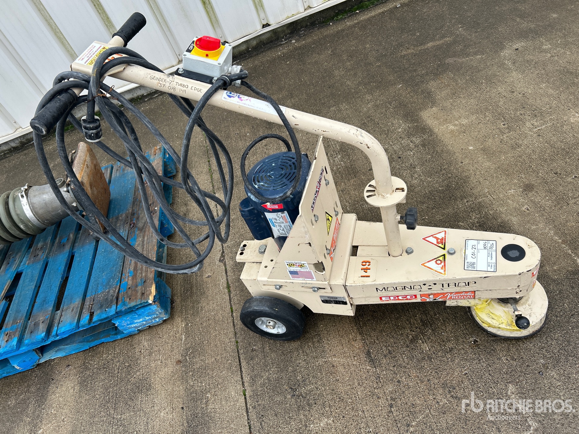 General Appearance with Foto, angolo anteriore destro