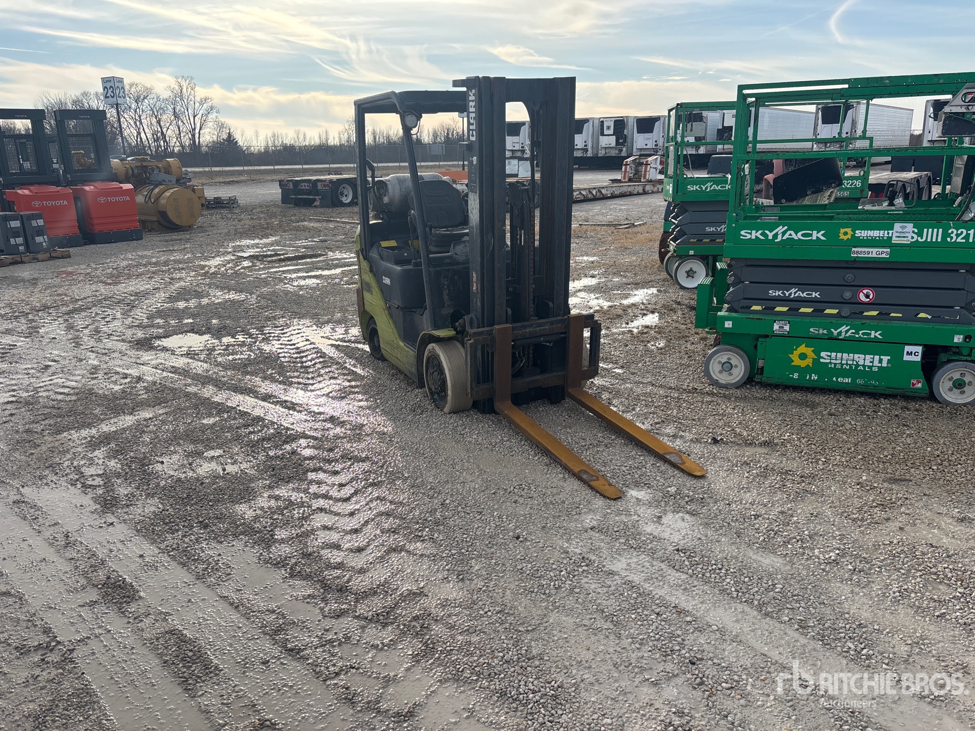 General Appearance with Picture, Right Front Corner