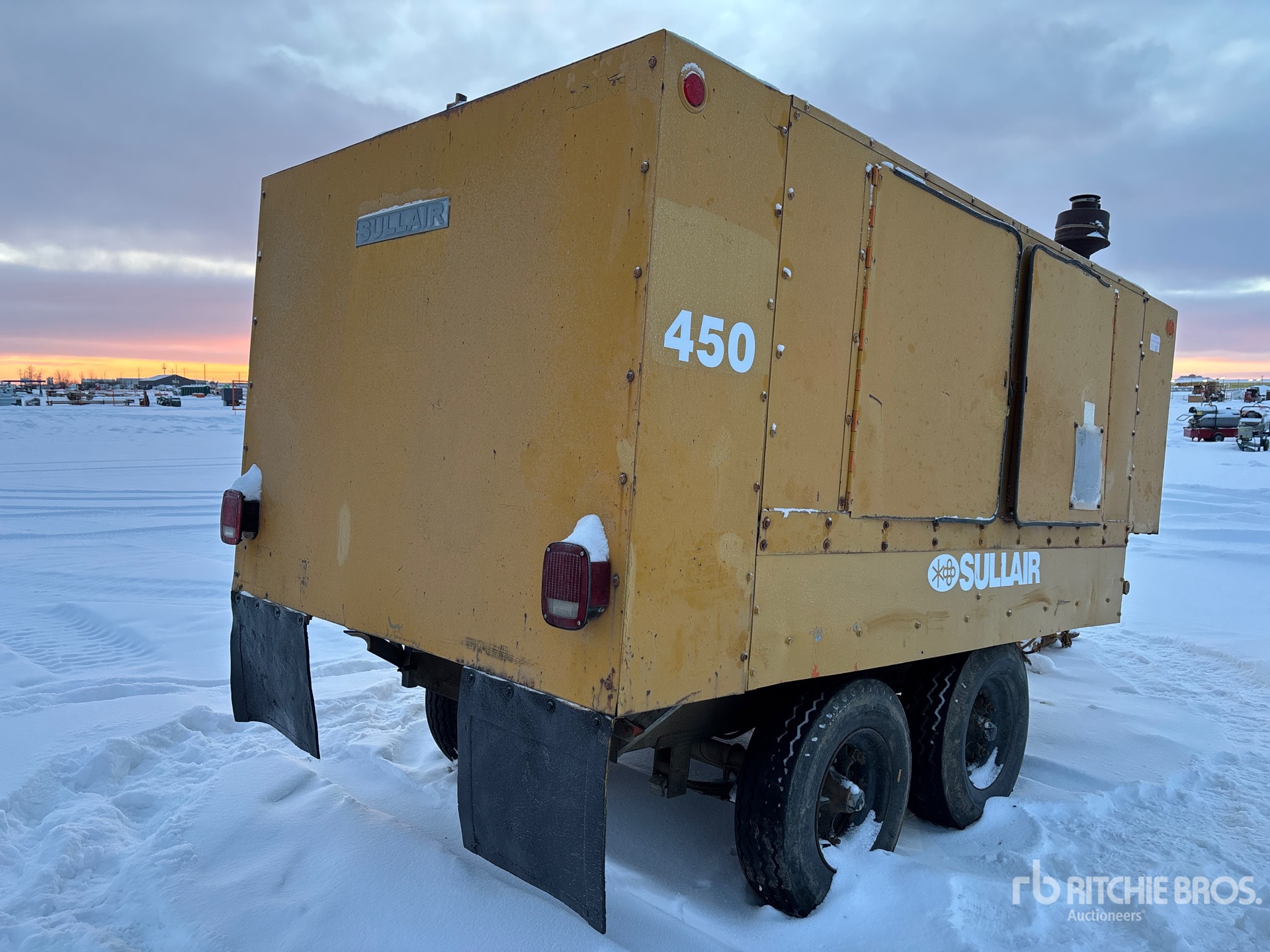 General Appearance with Bild, Ecke hinten rechts