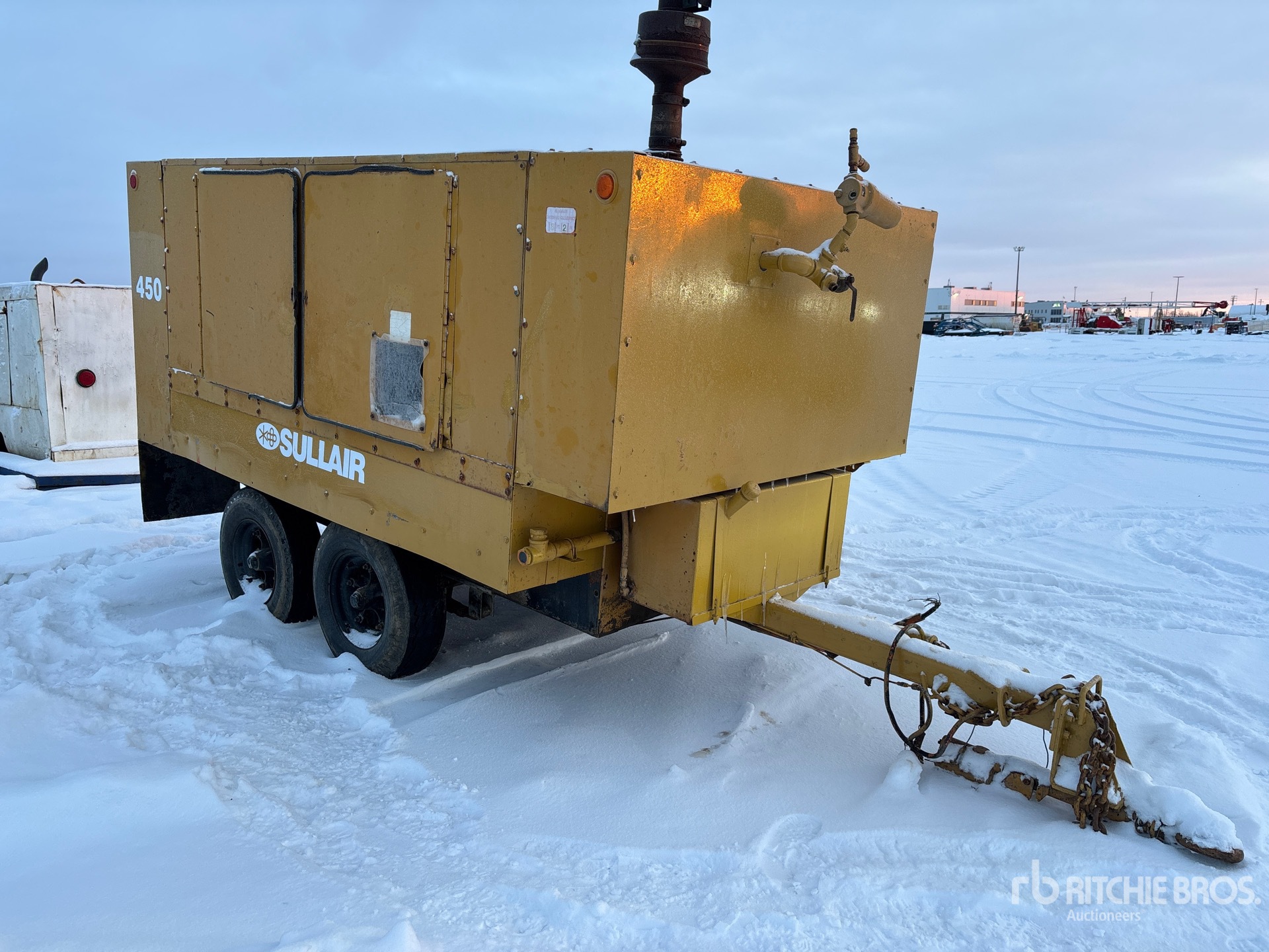 General Appearance with Bild, Ecke vorne rechts