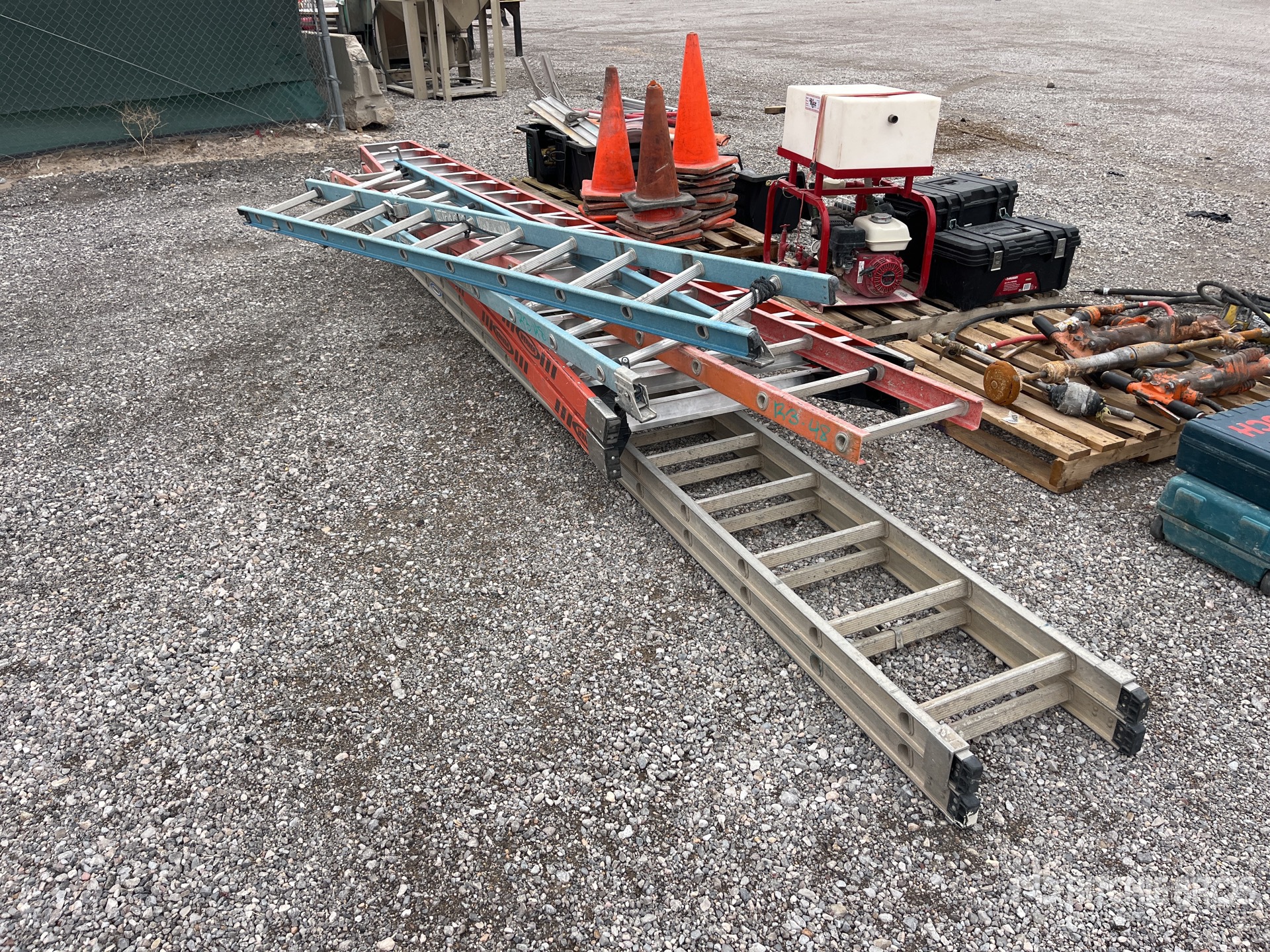 General Appearance with Image, coin avant droit