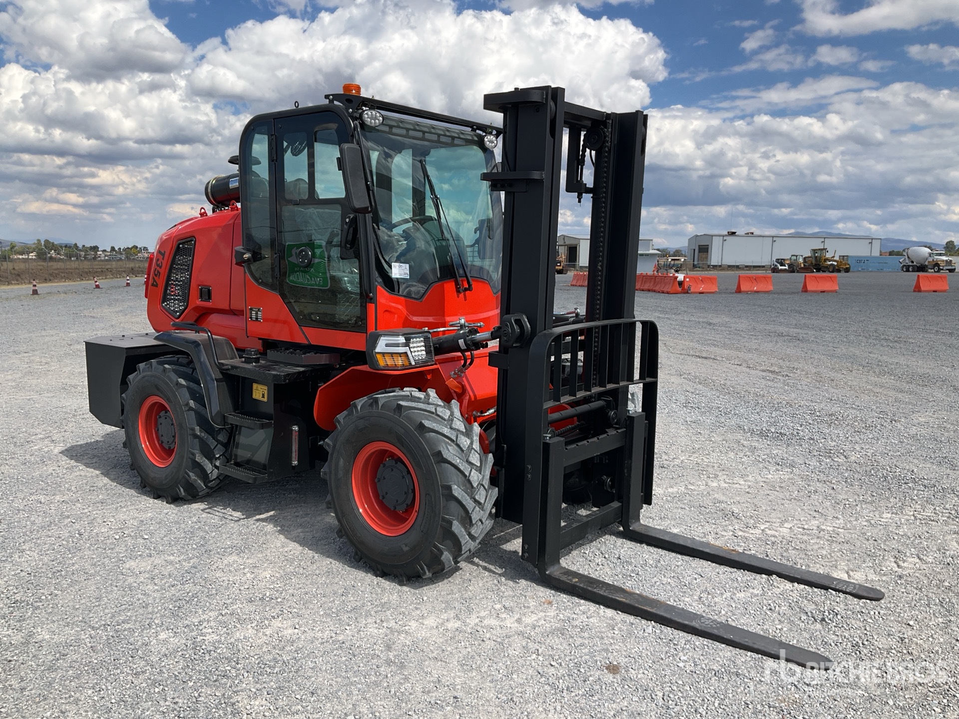 General Appearance with Picture, Right Front Corner