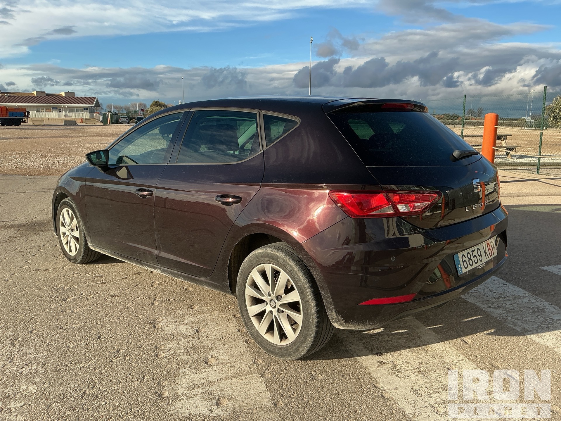 General Appearance with Bild, Ecke hinten links